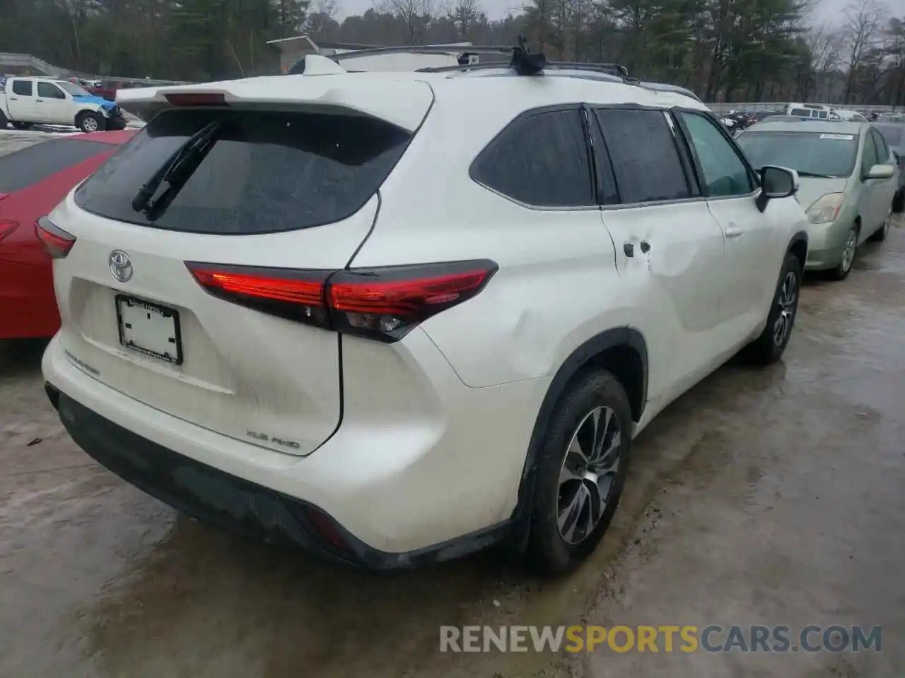 4 Photograph of a damaged car 5TDGZRBH7MS544929 TOYOTA HIGHLANDER 2021