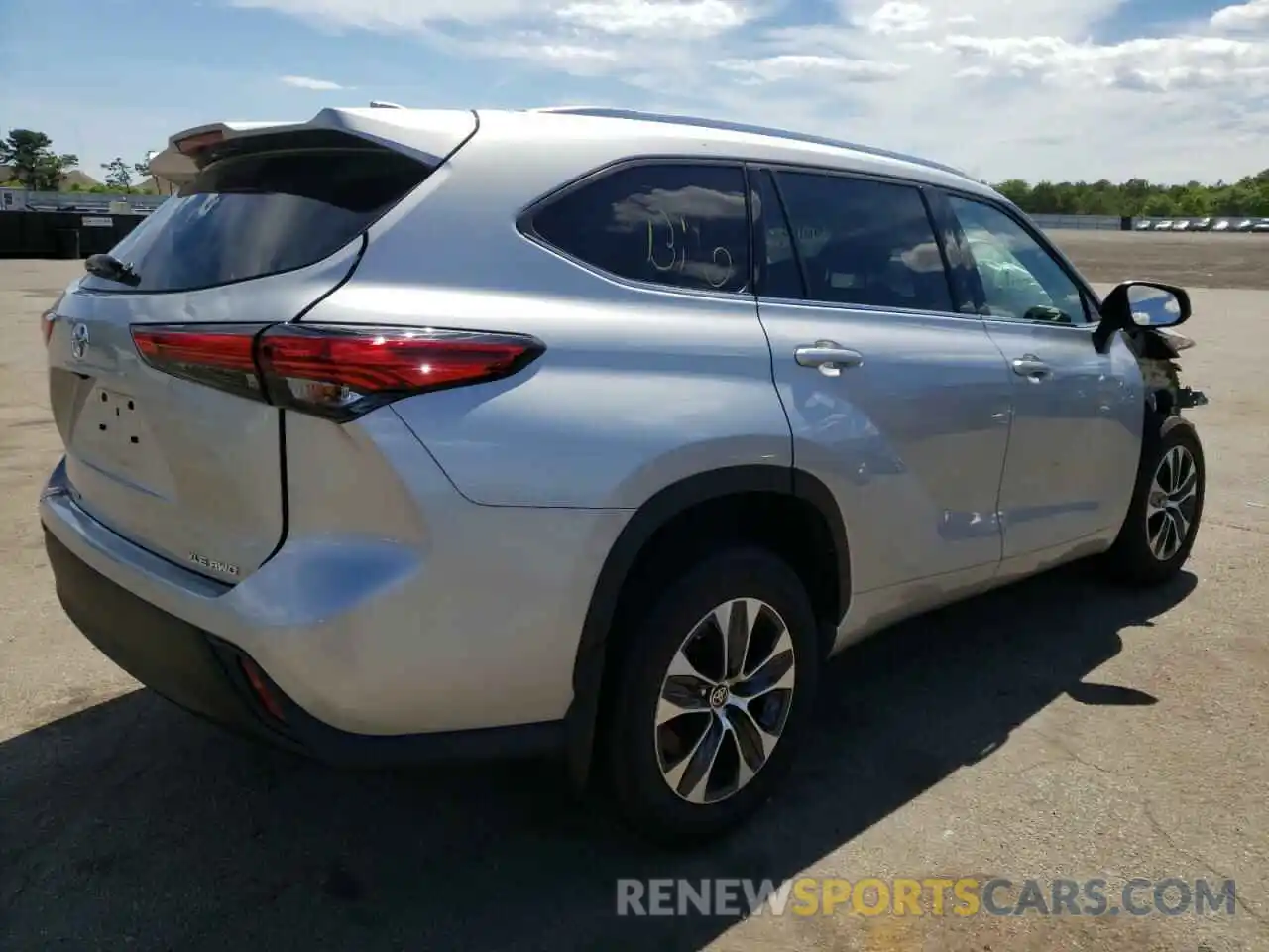 4 Photograph of a damaged car 5TDGZRBH7MS548124 TOYOTA HIGHLANDER 2021