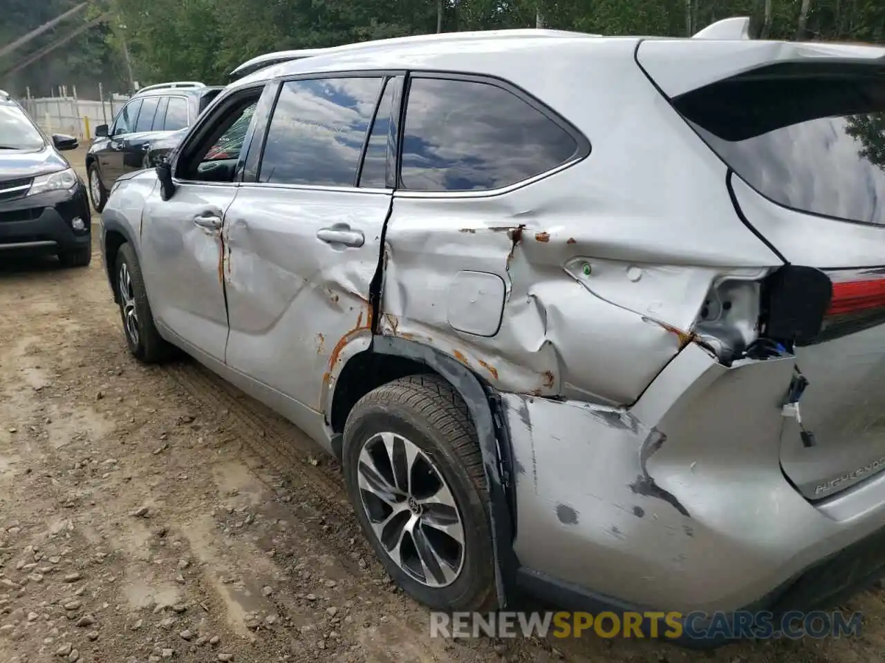 9 Photograph of a damaged car 5TDGZRBH8MS071266 TOYOTA HIGHLANDER 2021