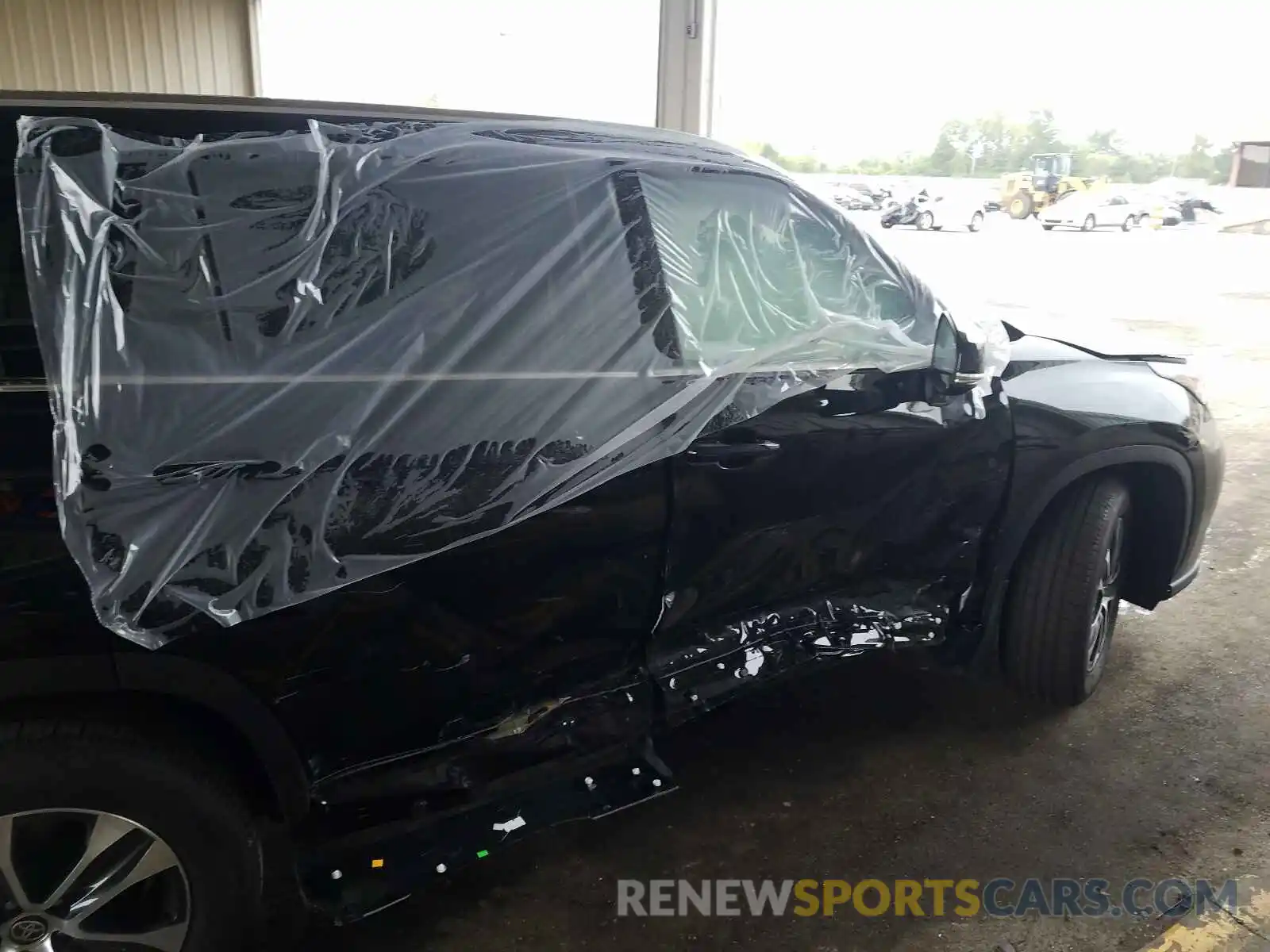 9 Photograph of a damaged car 5TDGZRBH8MS076077 TOYOTA HIGHLANDER 2021