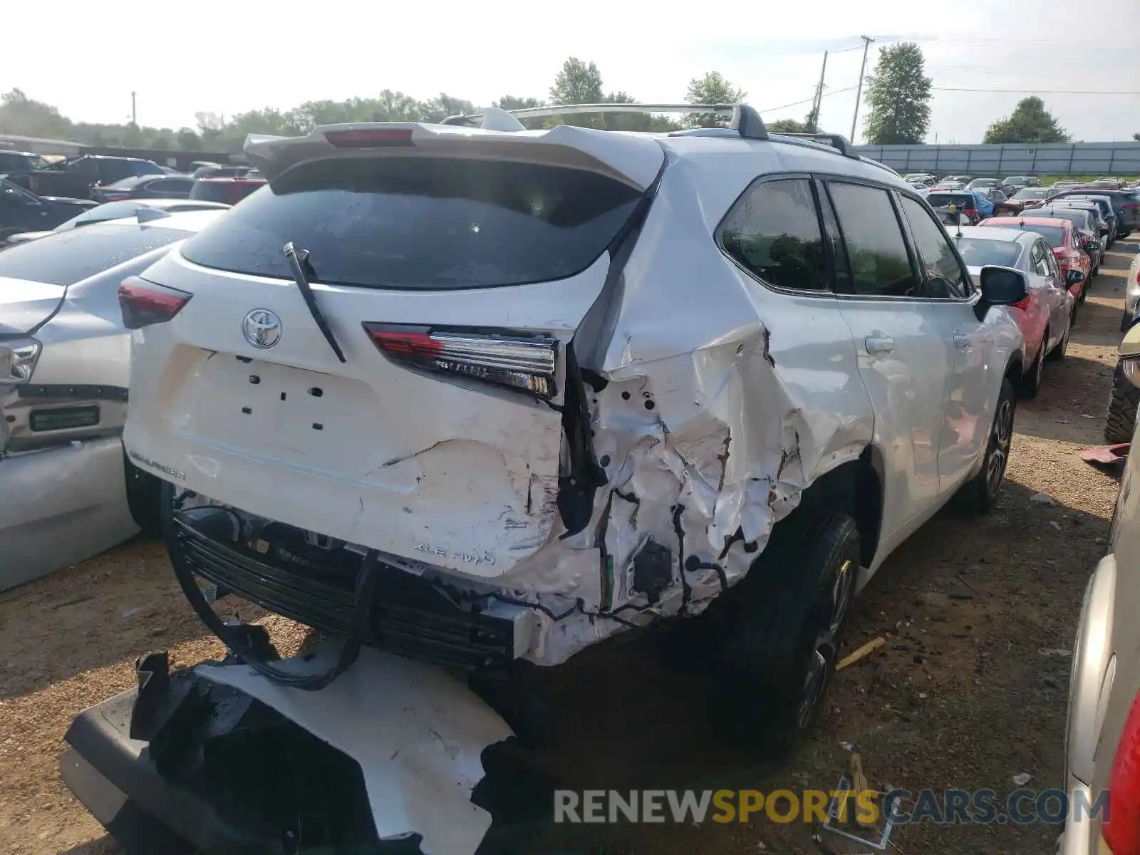 4 Photograph of a damaged car 5TDGZRBH8MS080145 TOYOTA HIGHLANDER 2021