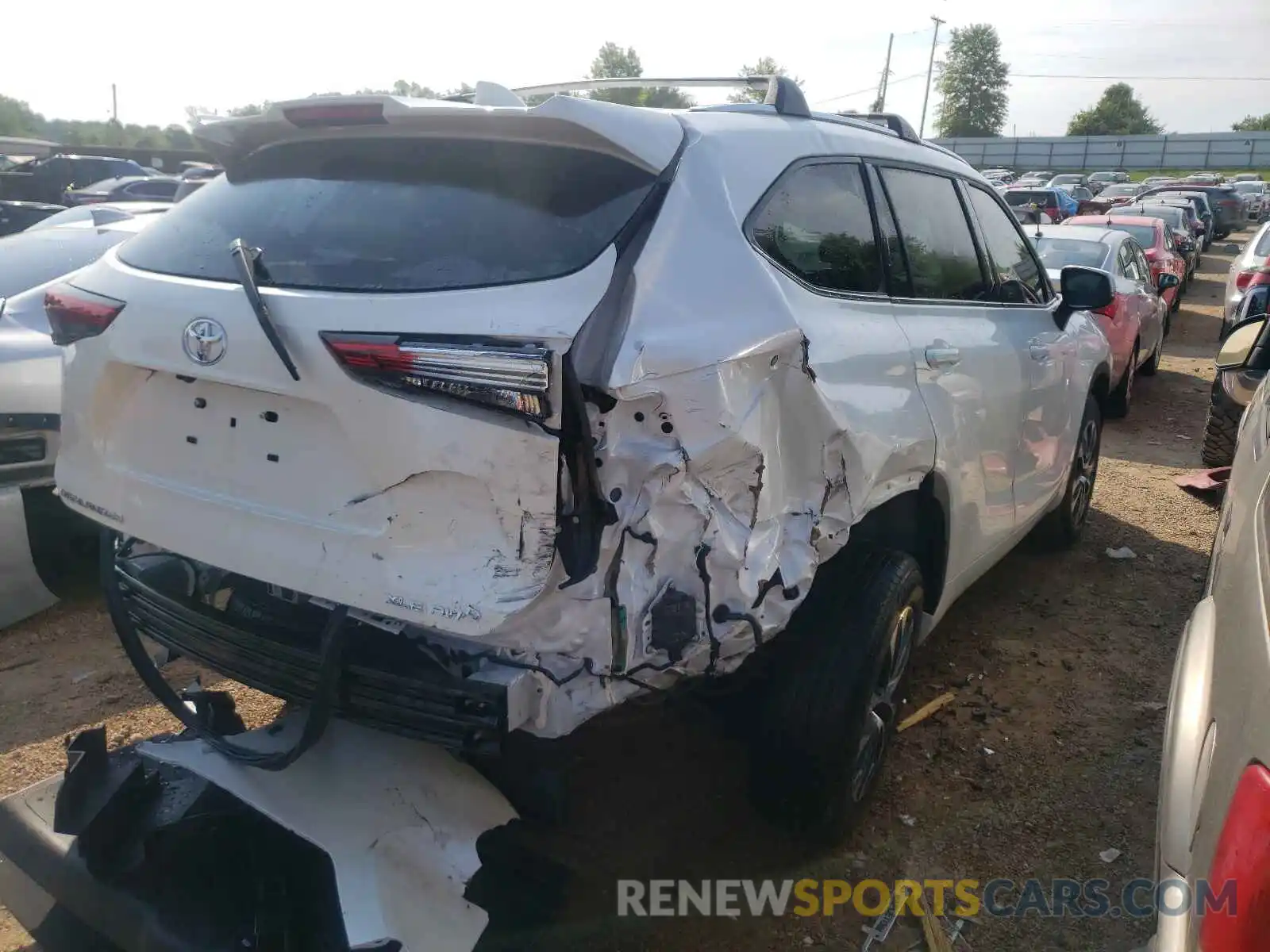 9 Photograph of a damaged car 5TDGZRBH8MS080145 TOYOTA HIGHLANDER 2021