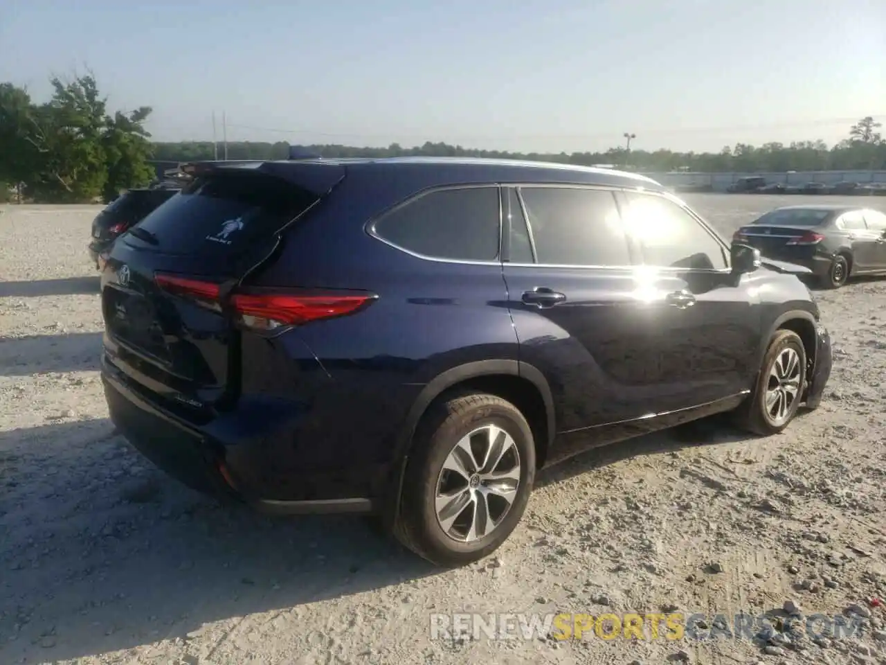 4 Photograph of a damaged car 5TDGZRBH8MS084941 TOYOTA HIGHLANDER 2021