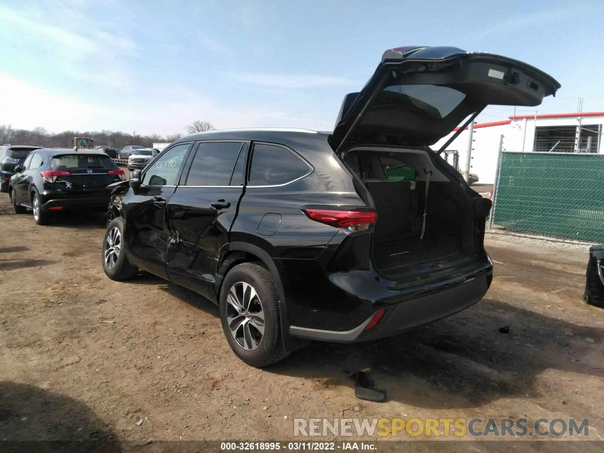 3 Photograph of a damaged car 5TDGZRBH8MS100507 TOYOTA HIGHLANDER 2021