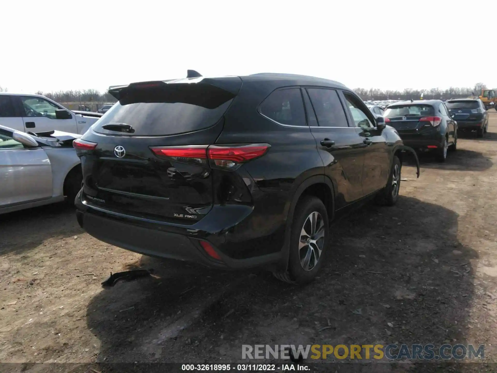 4 Photograph of a damaged car 5TDGZRBH8MS100507 TOYOTA HIGHLANDER 2021