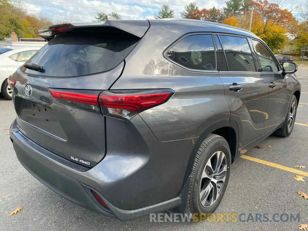 4 Photograph of a damaged car 5TDGZRBH8MS129263 TOYOTA HIGHLANDER 2021