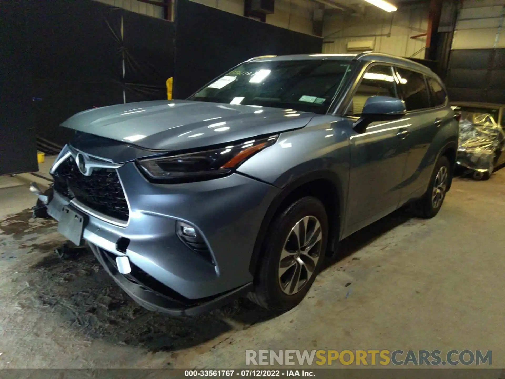 2 Photograph of a damaged car 5TDGZRBH8MS133300 TOYOTA HIGHLANDER 2021