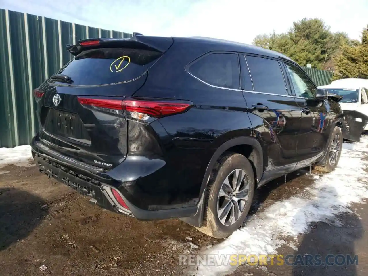 4 Photograph of a damaged car 5TDGZRBH8MS524320 TOYOTA HIGHLANDER 2021