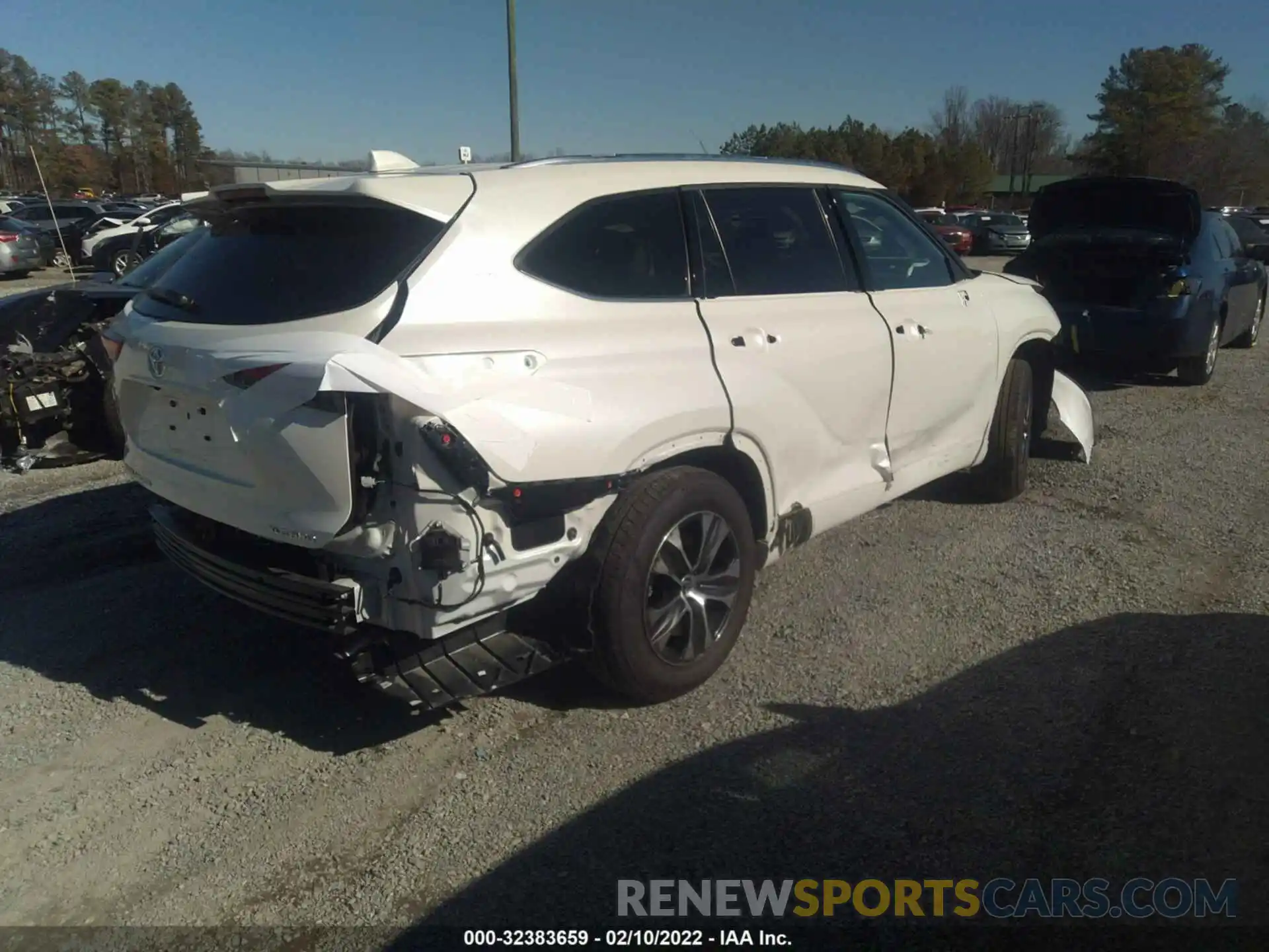 4 Photograph of a damaged car 5TDGZRBH8MS534376 TOYOTA HIGHLANDER 2021