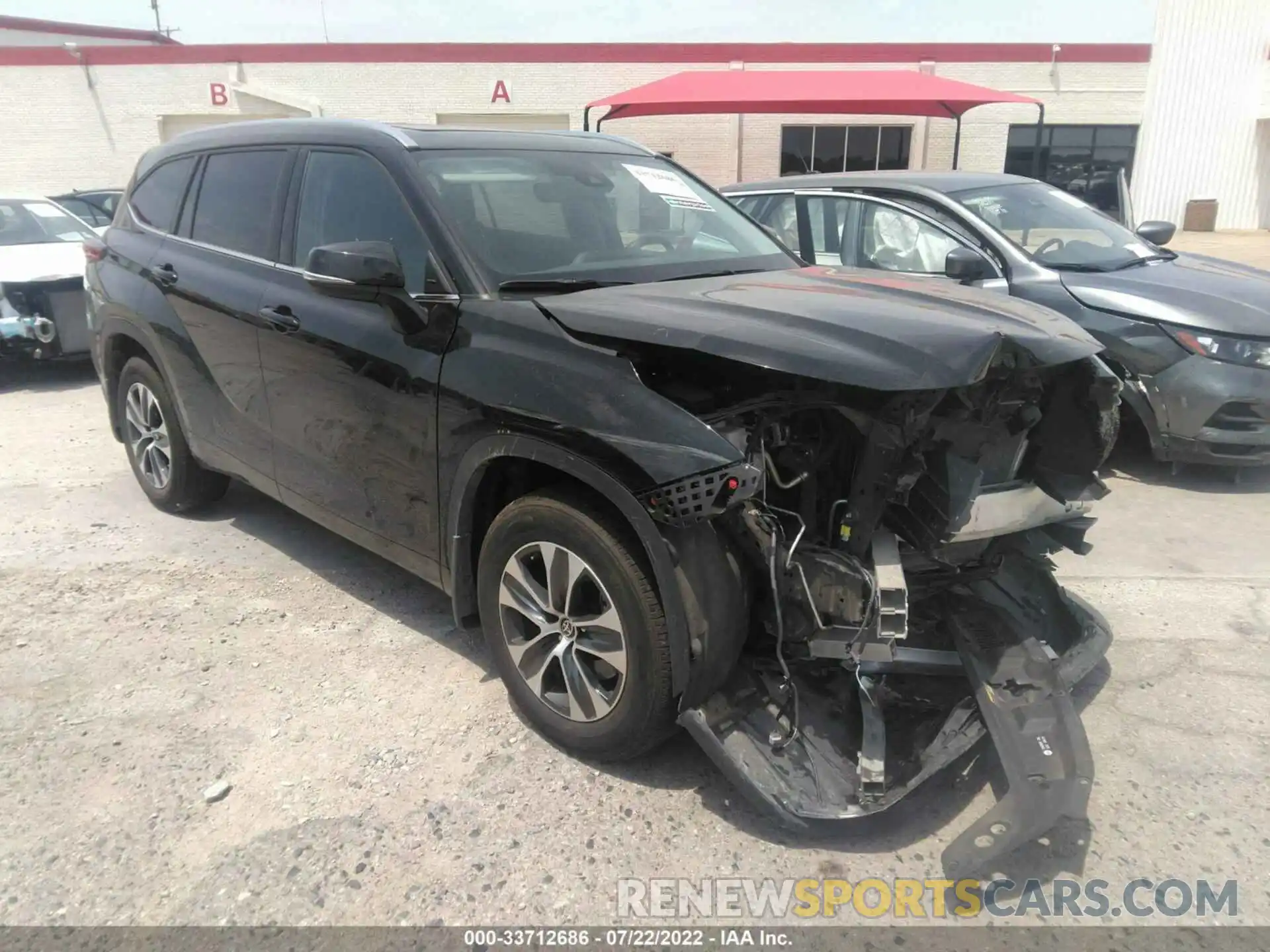 1 Photograph of a damaged car 5TDGZRBH8MS549105 TOYOTA HIGHLANDER 2021