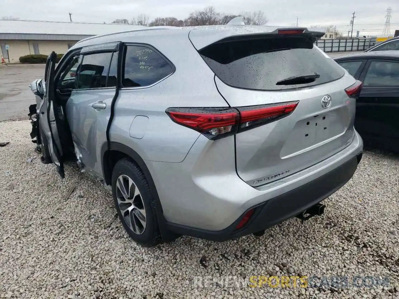 3 Photograph of a damaged car 5TDGZRBH9MS057117 TOYOTA HIGHLANDER 2021