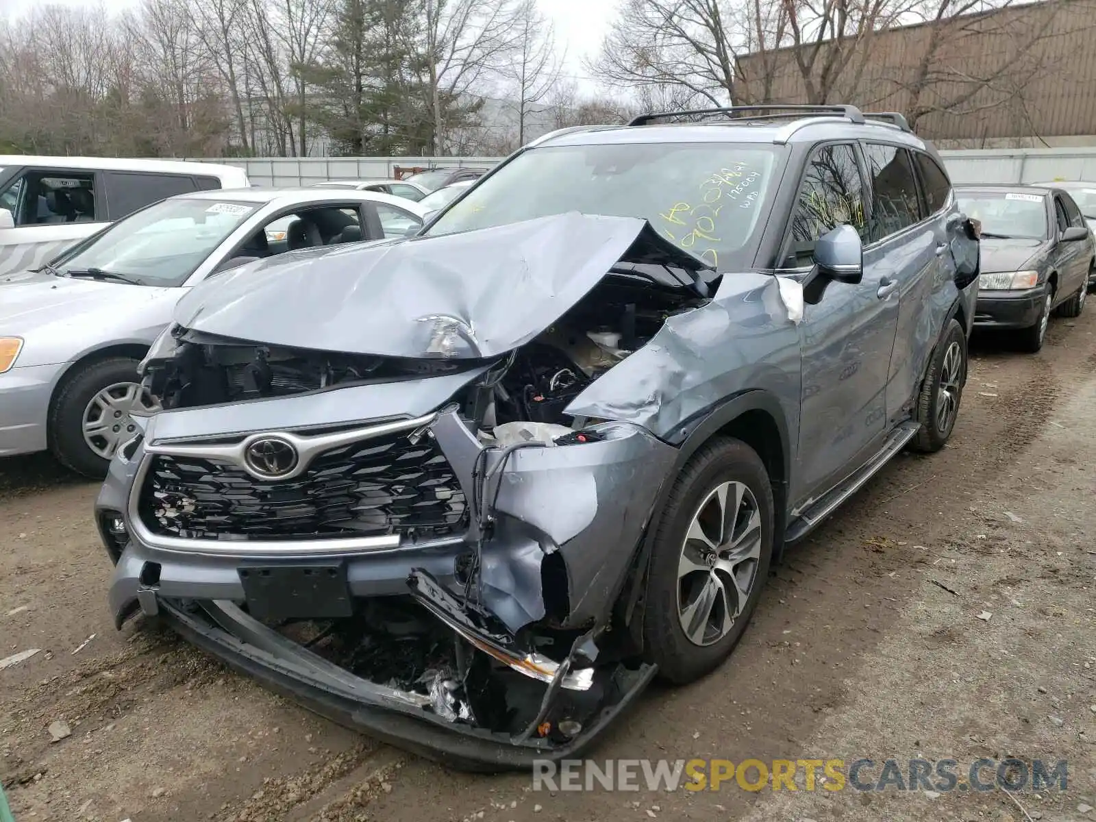 2 Photograph of a damaged car 5TDGZRBH9MS057246 TOYOTA HIGHLANDER 2021