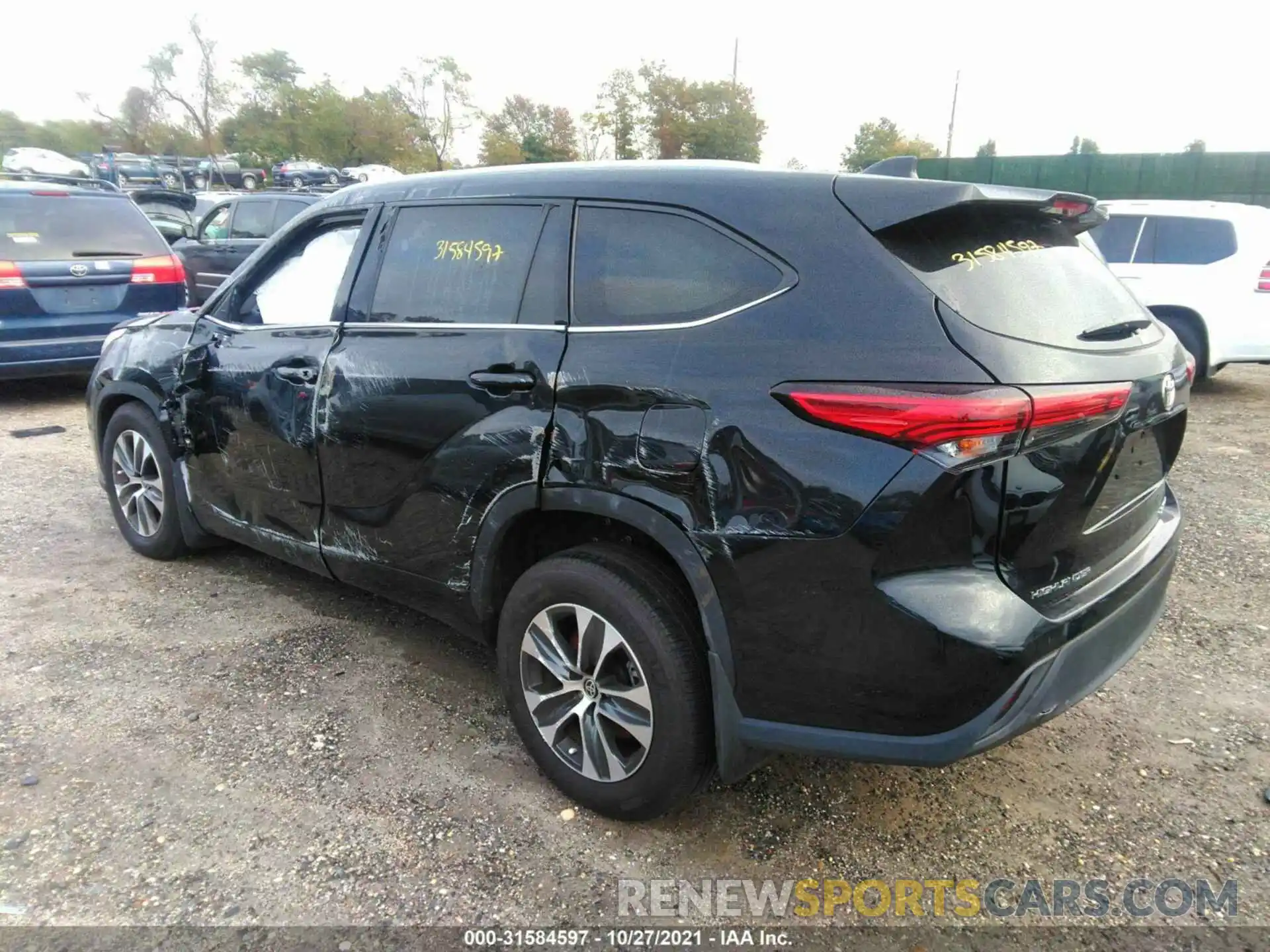 3 Photograph of a damaged car 5TDGZRBH9MS063175 TOYOTA HIGHLANDER 2021