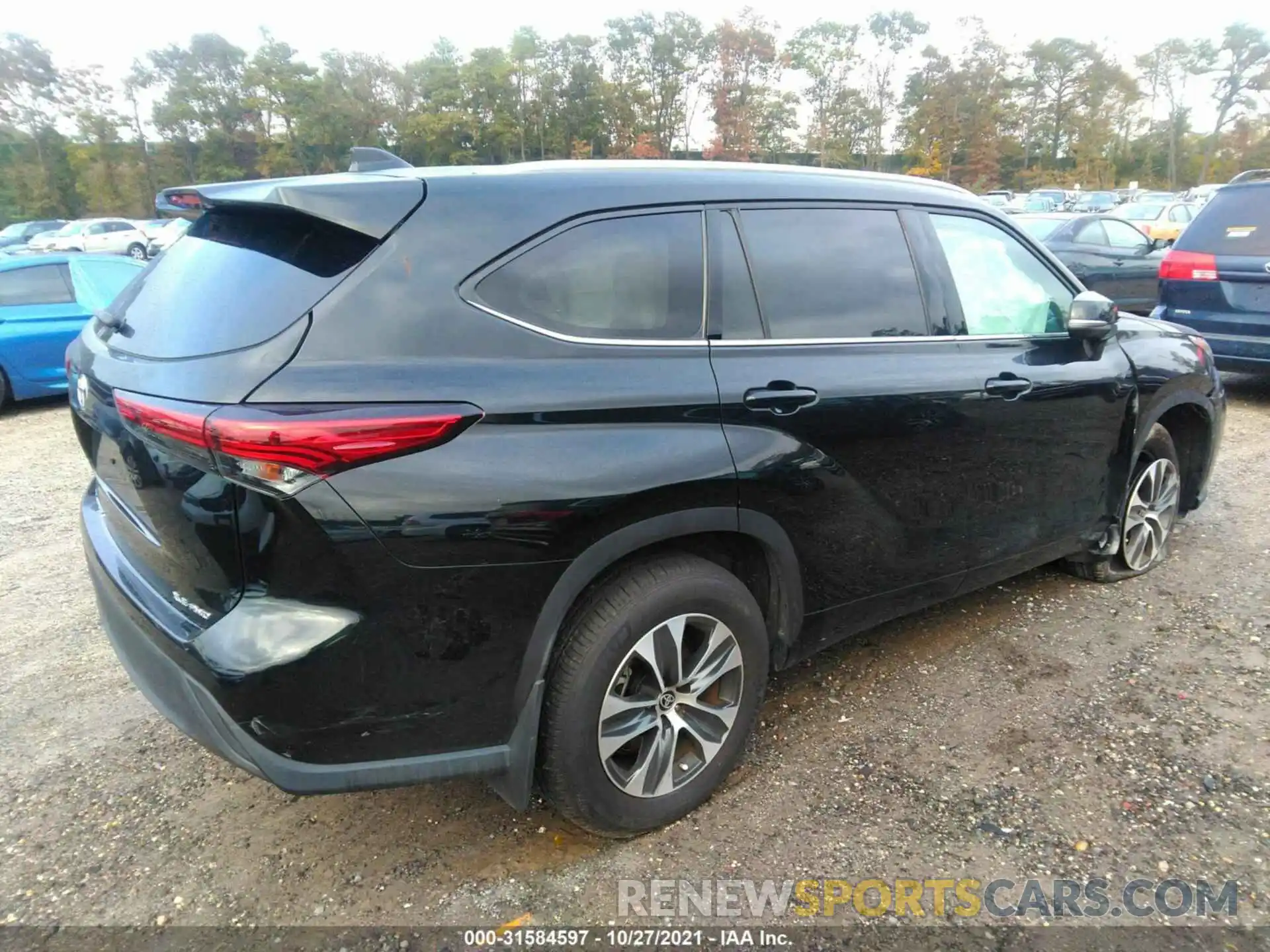 4 Photograph of a damaged car 5TDGZRBH9MS063175 TOYOTA HIGHLANDER 2021