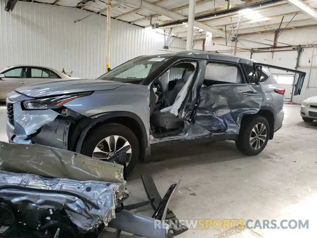 9 Photograph of a damaged car 5TDGZRBH9MS067081 TOYOTA HIGHLANDER 2021