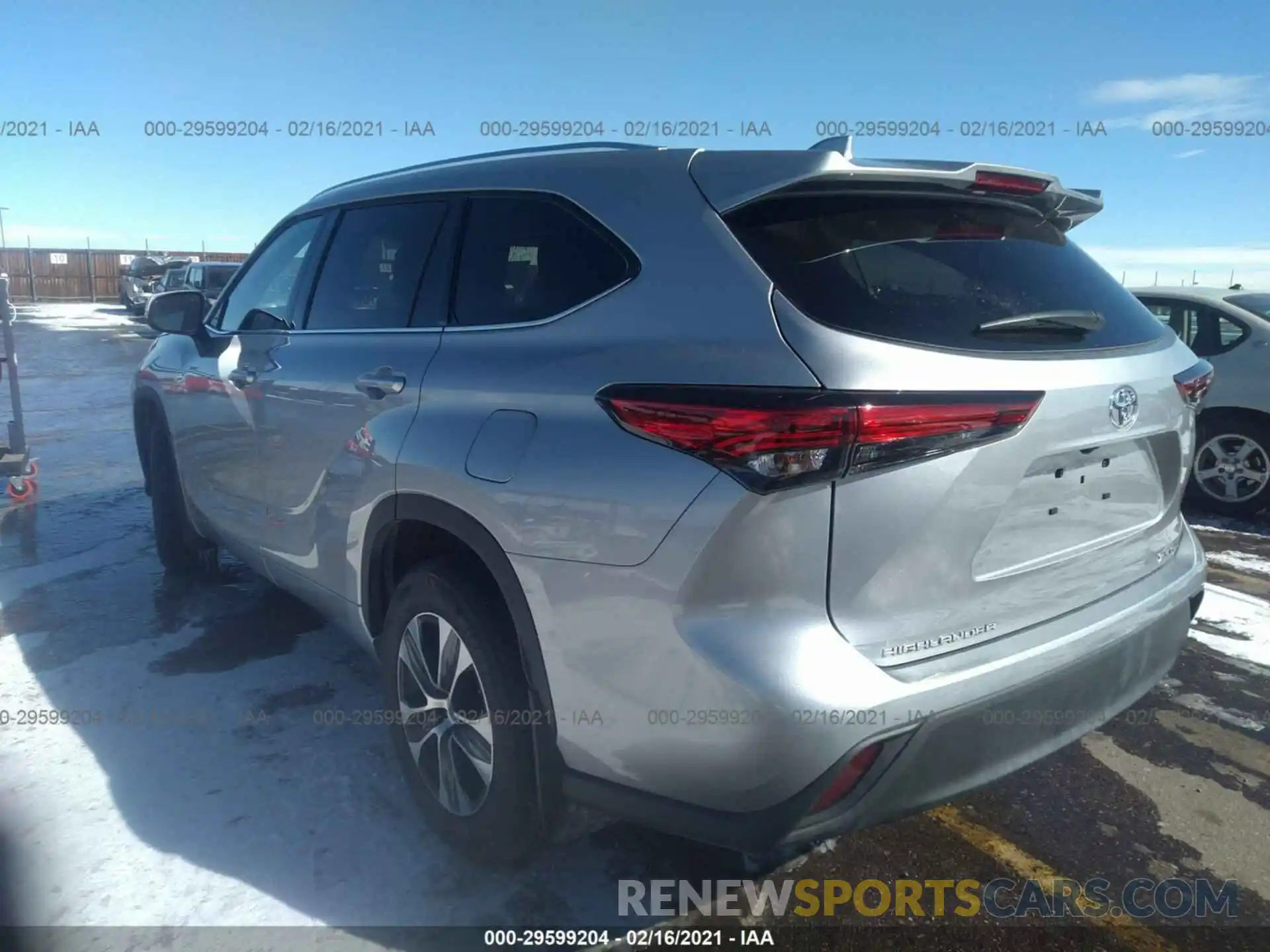 3 Photograph of a damaged car 5TDGZRBH9MS073107 TOYOTA HIGHLANDER 2021