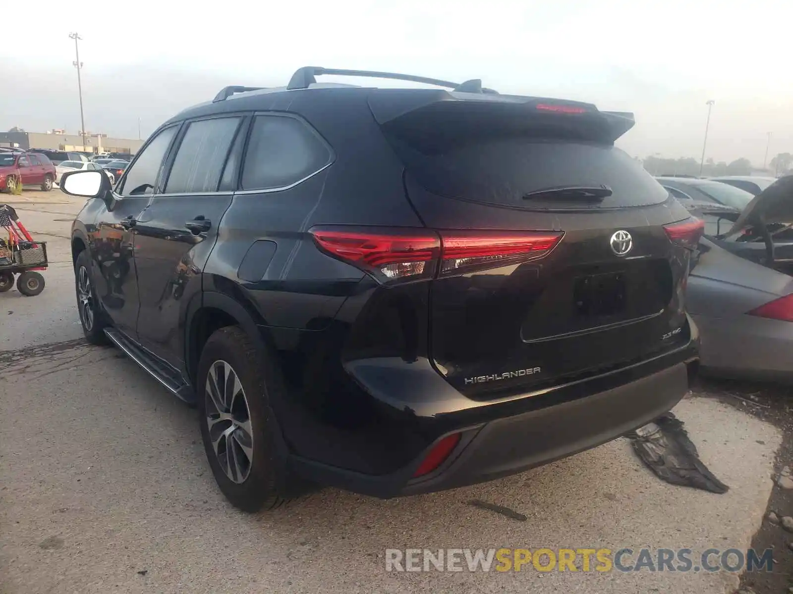 3 Photograph of a damaged car 5TDGZRBH9MS088299 TOYOTA HIGHLANDER 2021