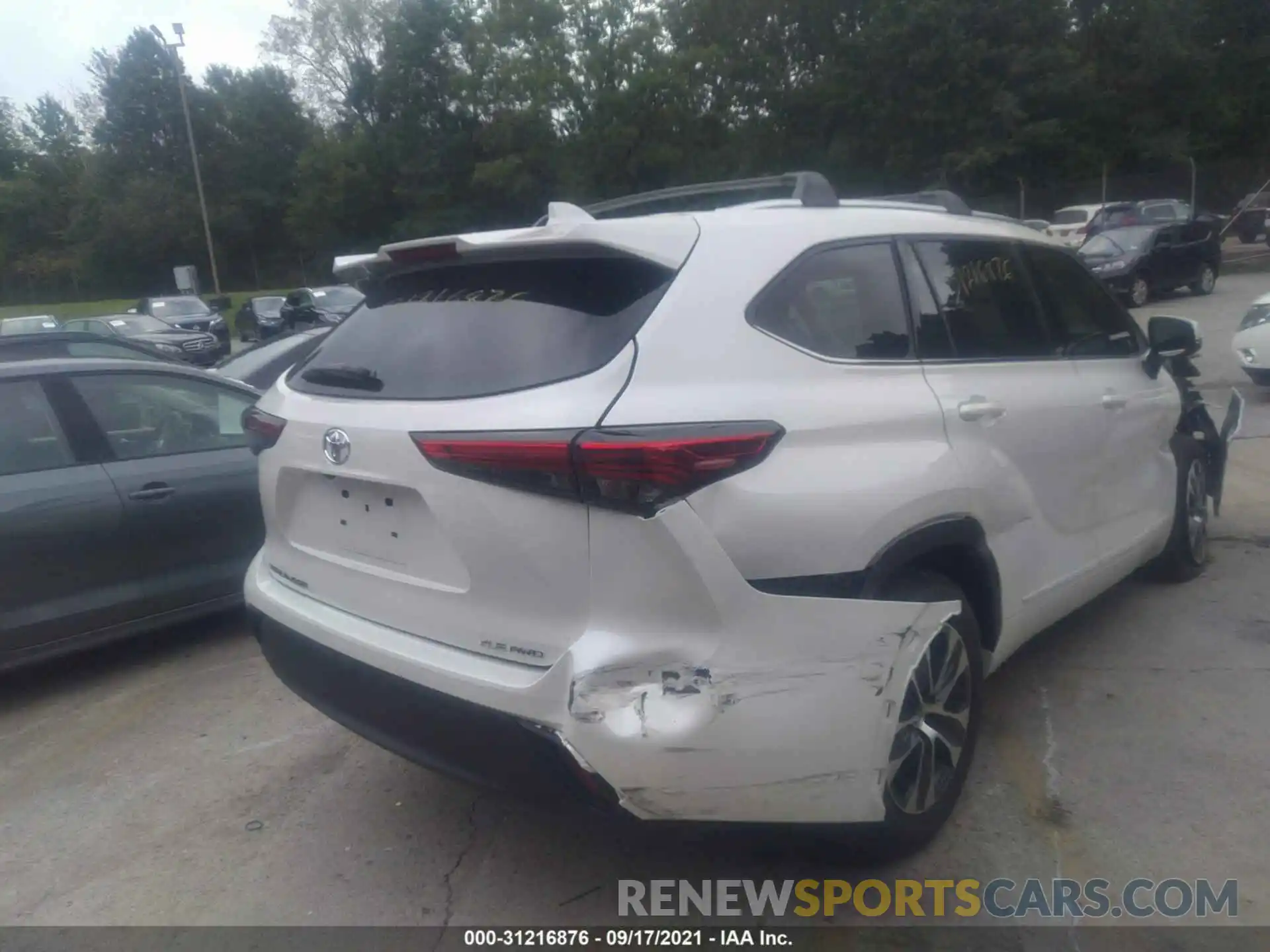 4 Photograph of a damaged car 5TDGZRBH9MS105442 TOYOTA HIGHLANDER 2021