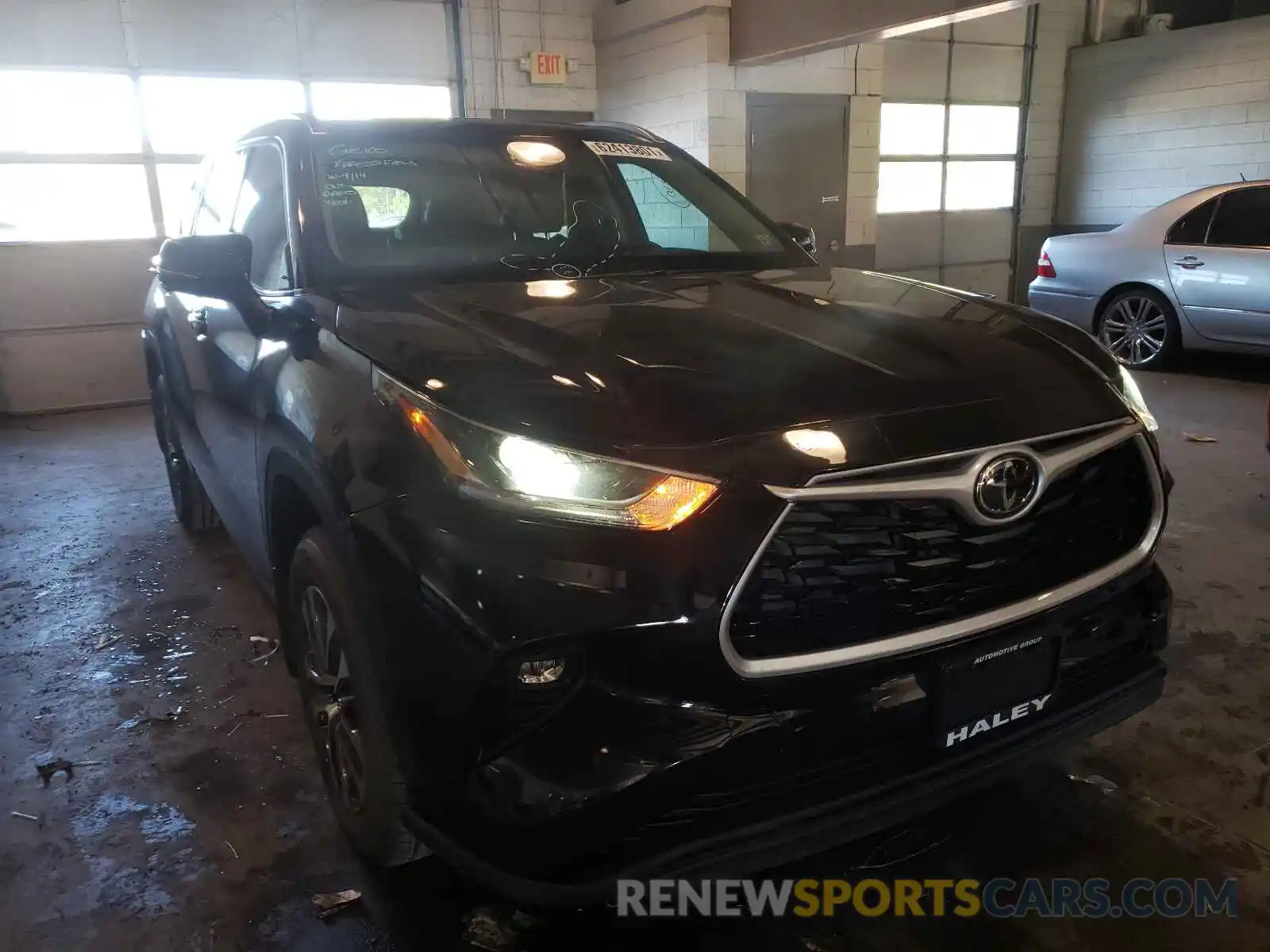 1 Photograph of a damaged car 5TDGZRBH9MS144838 TOYOTA HIGHLANDER 2021