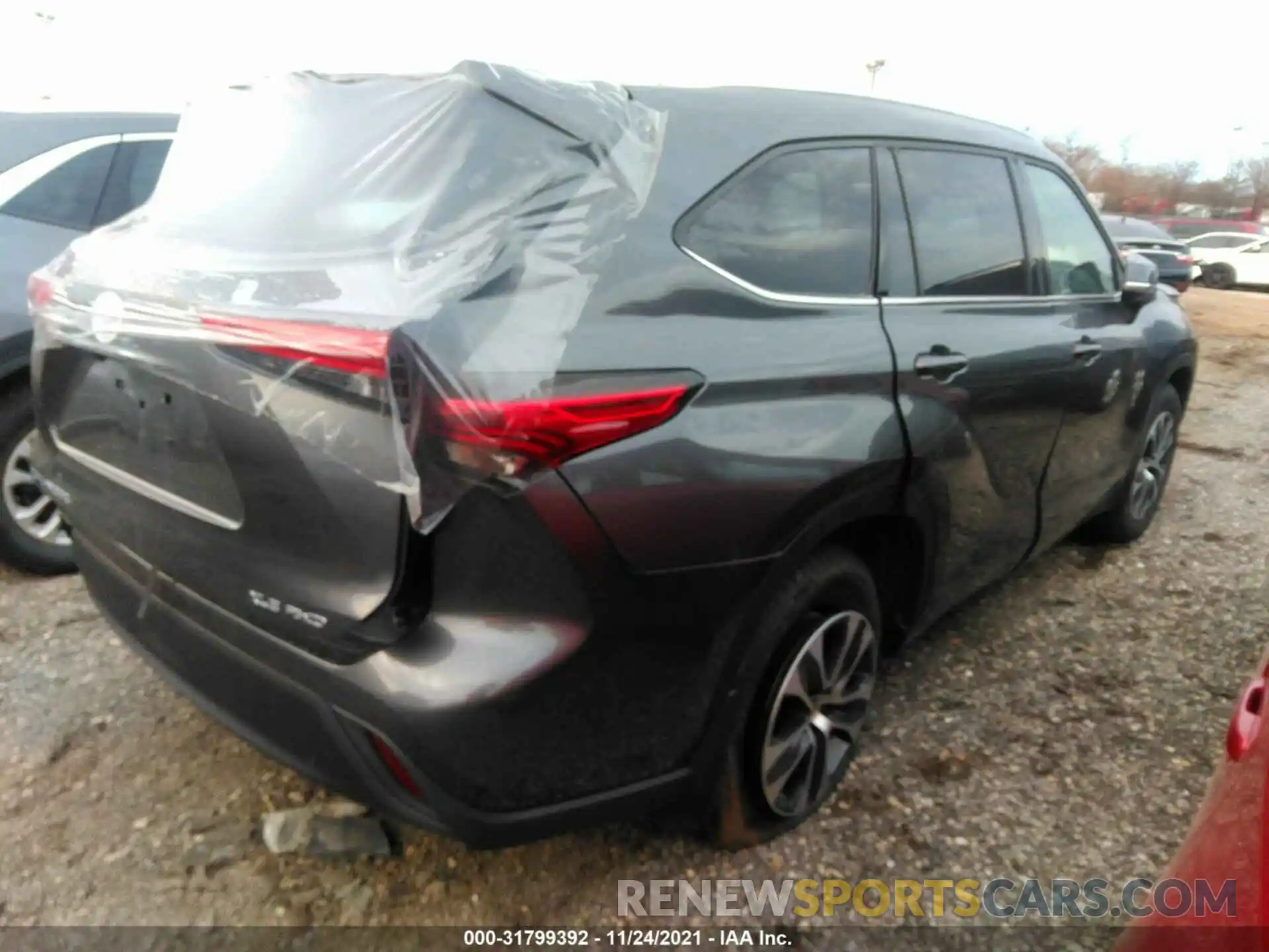 4 Photograph of a damaged car 5TDGZRBH9MS527534 TOYOTA HIGHLANDER 2021