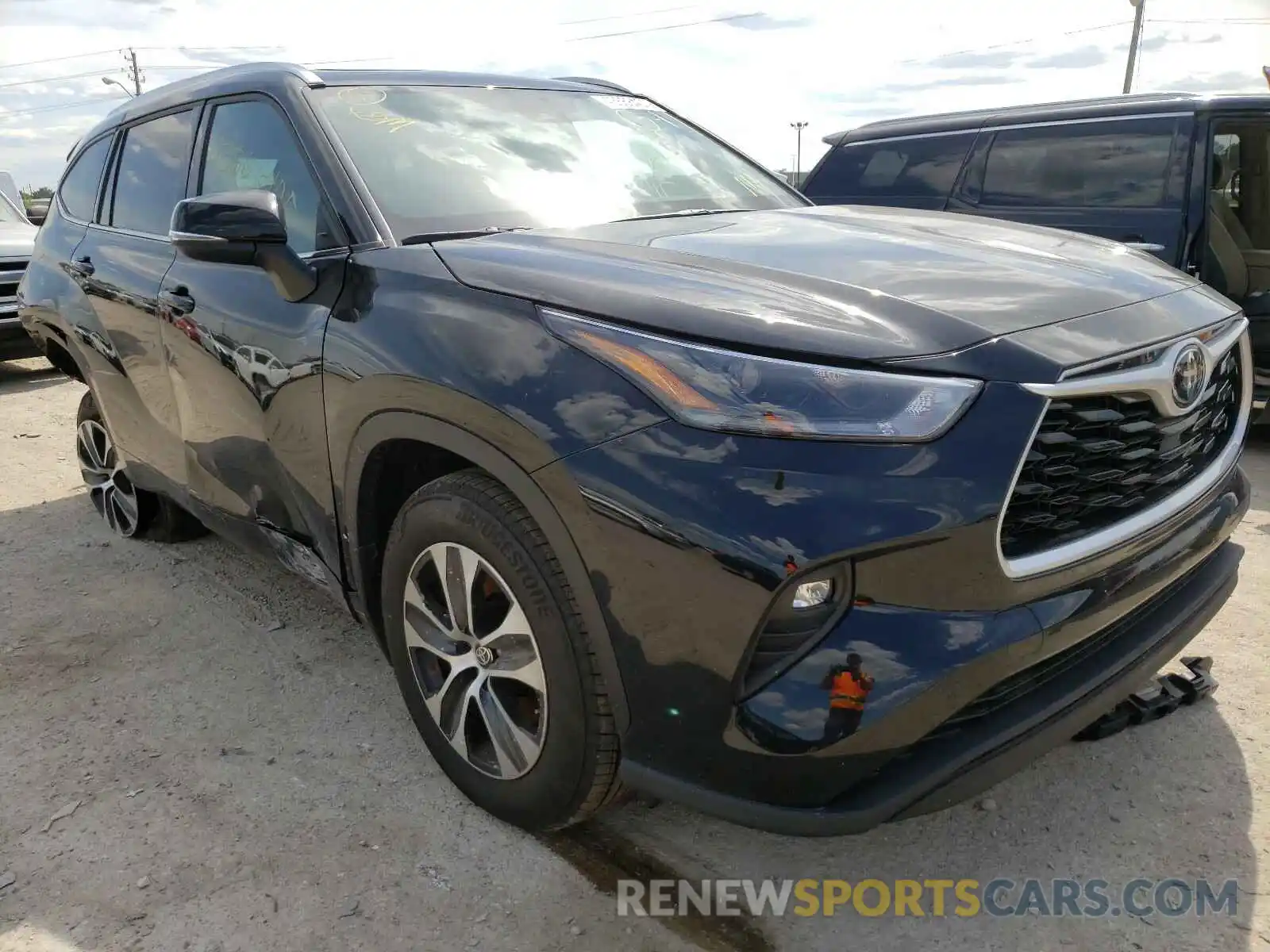 1 Photograph of a damaged car 5TDGZRBH9MS535665 TOYOTA HIGHLANDER 2021