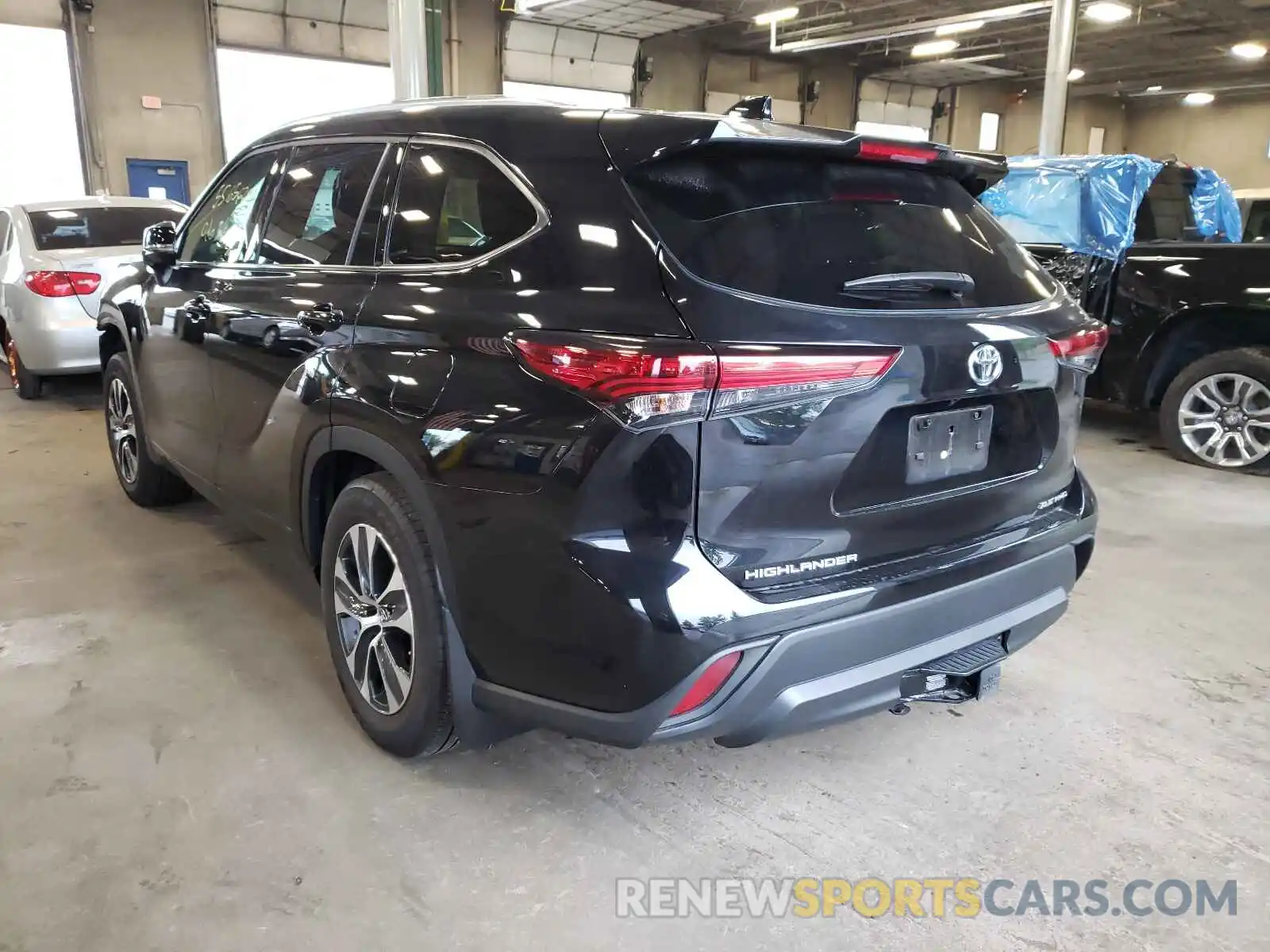 3 Photograph of a damaged car 5TDGZRBH9MS536198 TOYOTA HIGHLANDER 2021