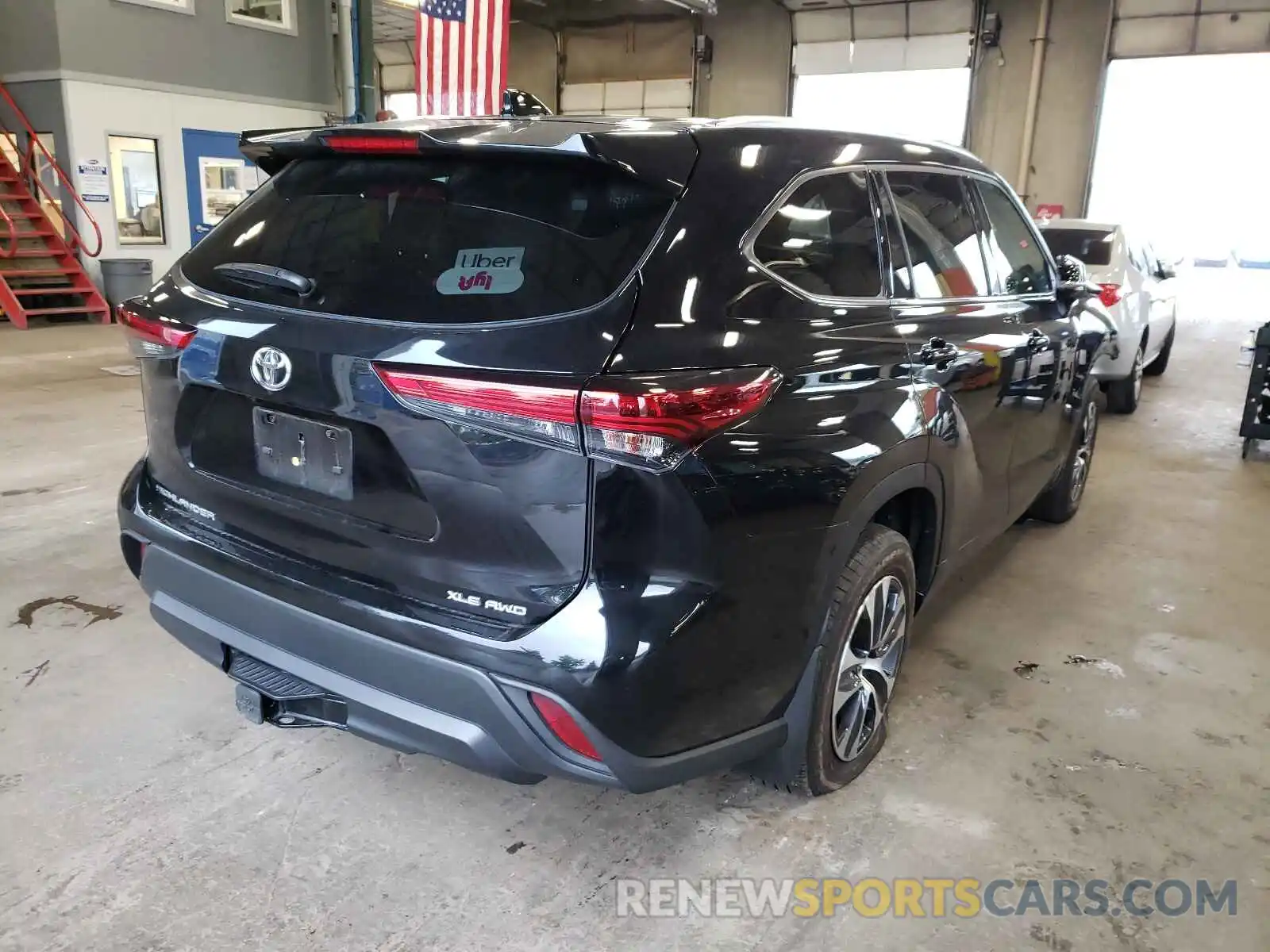 4 Photograph of a damaged car 5TDGZRBH9MS536198 TOYOTA HIGHLANDER 2021