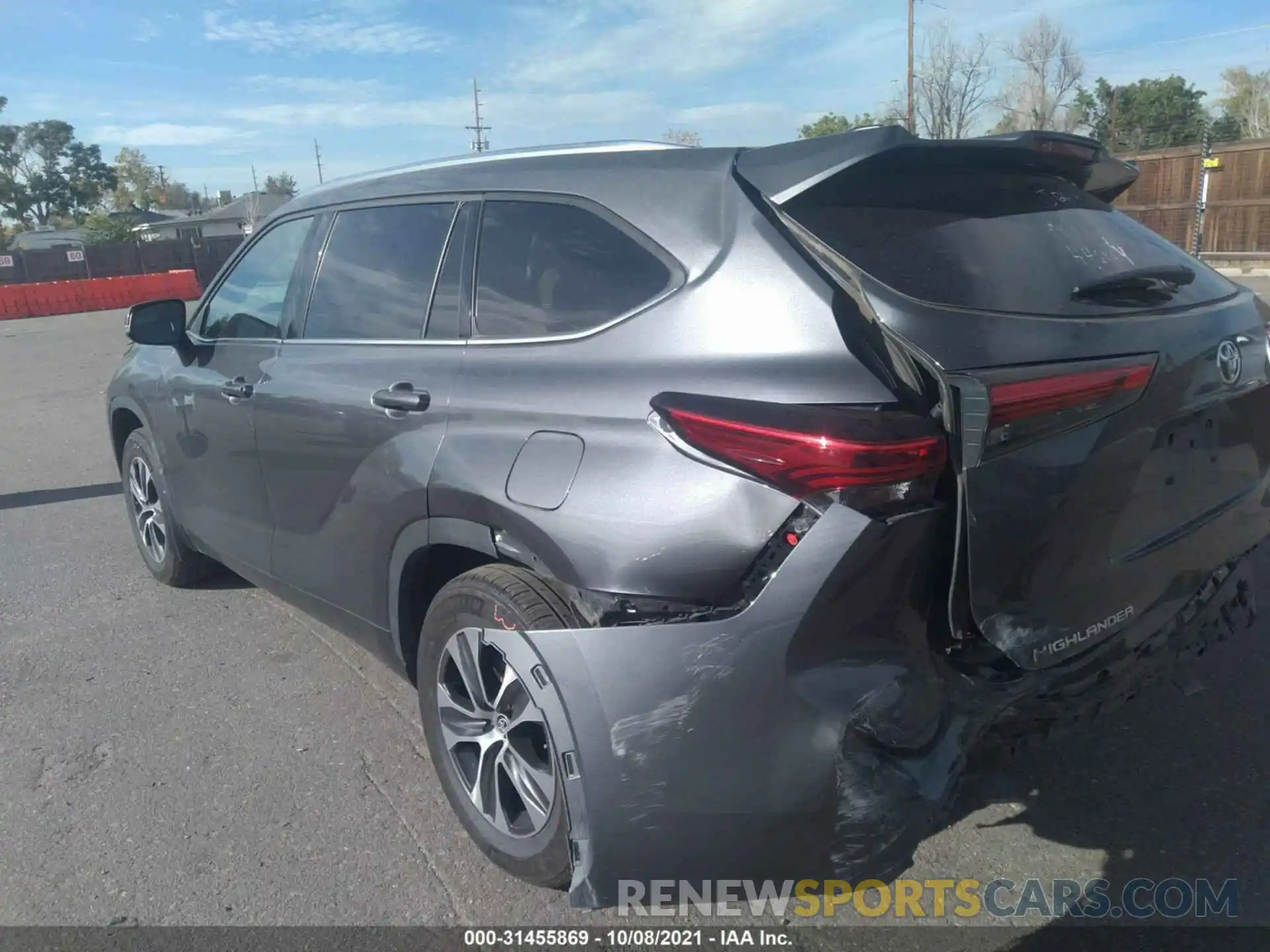 3 Photograph of a damaged car 5TDGZRBHXMS070541 TOYOTA HIGHLANDER 2021