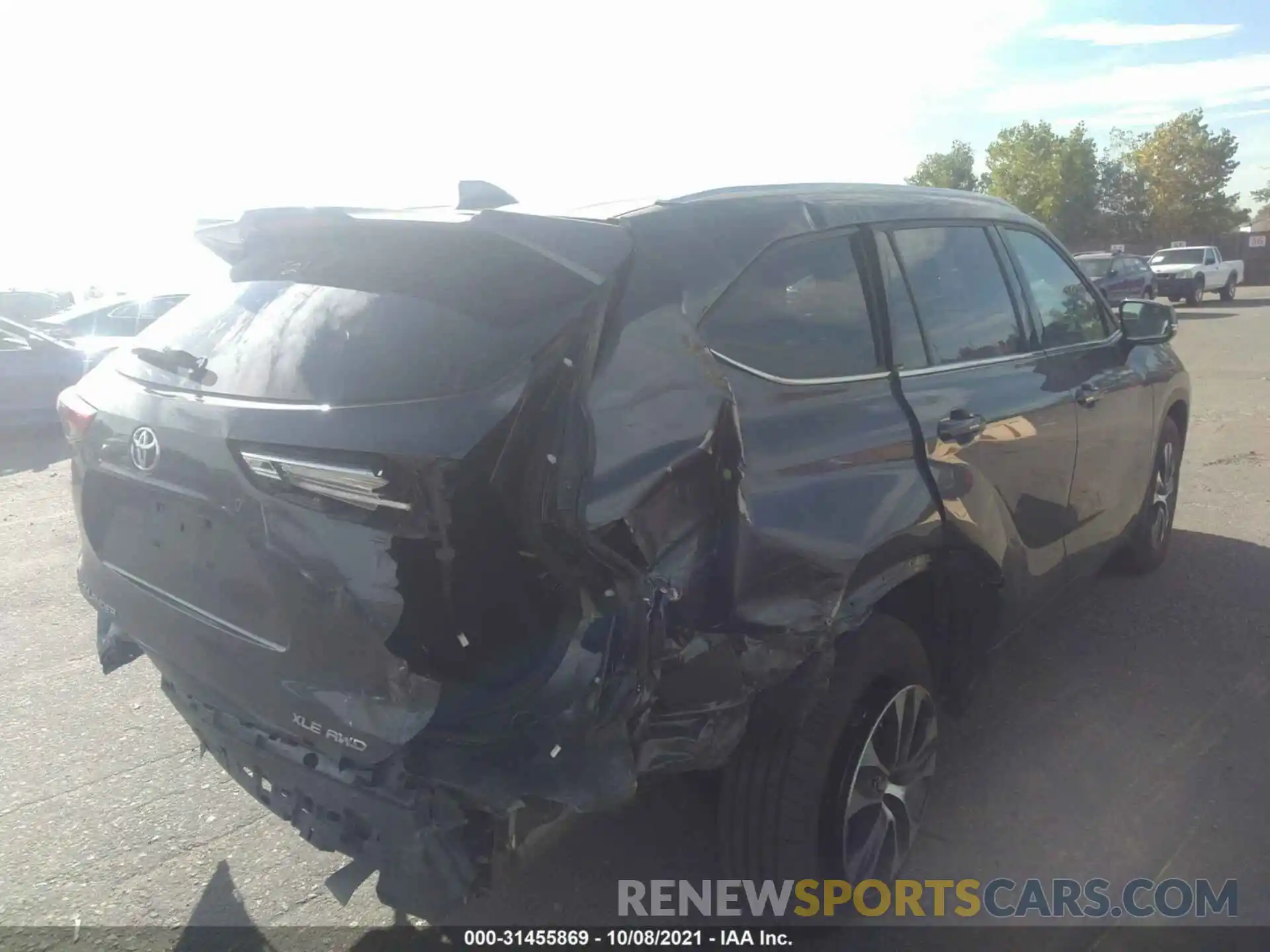 4 Photograph of a damaged car 5TDGZRBHXMS070541 TOYOTA HIGHLANDER 2021