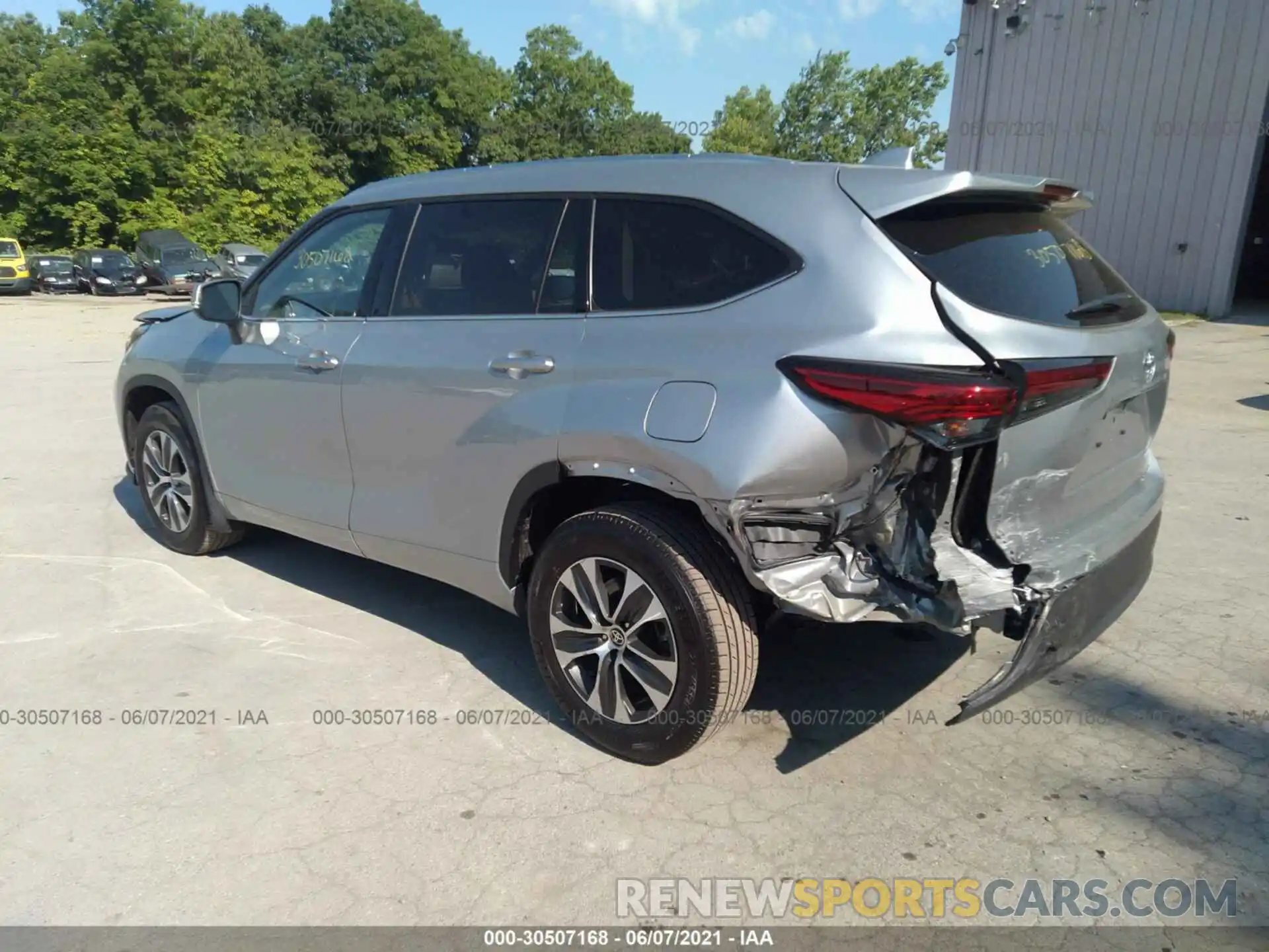 3 Photograph of a damaged car 5TDGZRBHXMS072452 TOYOTA HIGHLANDER 2021