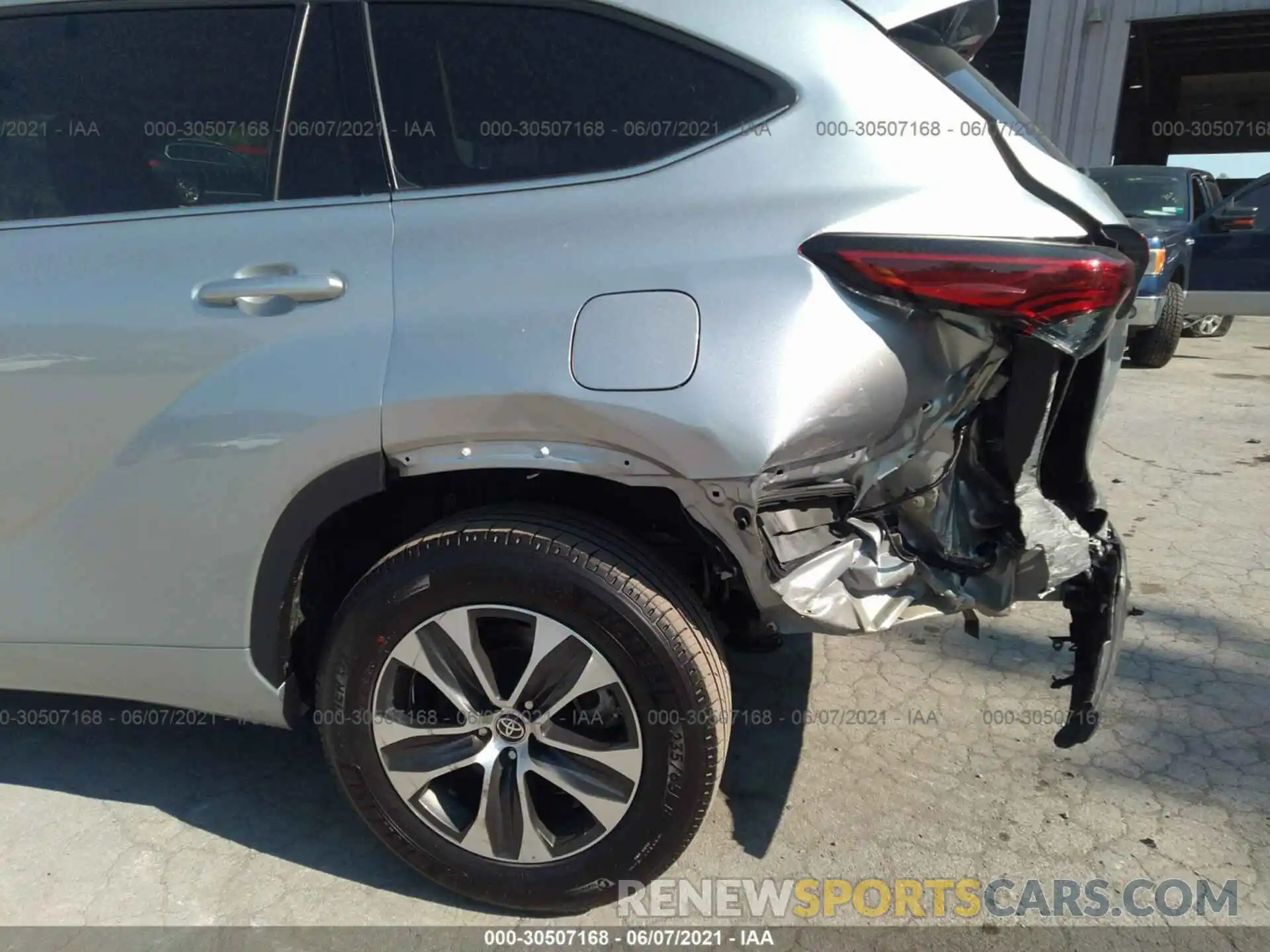 6 Photograph of a damaged car 5TDGZRBHXMS072452 TOYOTA HIGHLANDER 2021