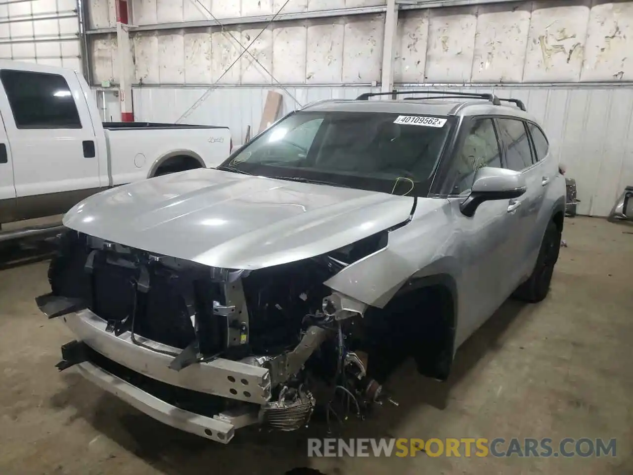 2 Photograph of a damaged car 5TDGZRBHXMS098209 TOYOTA HIGHLANDER 2021