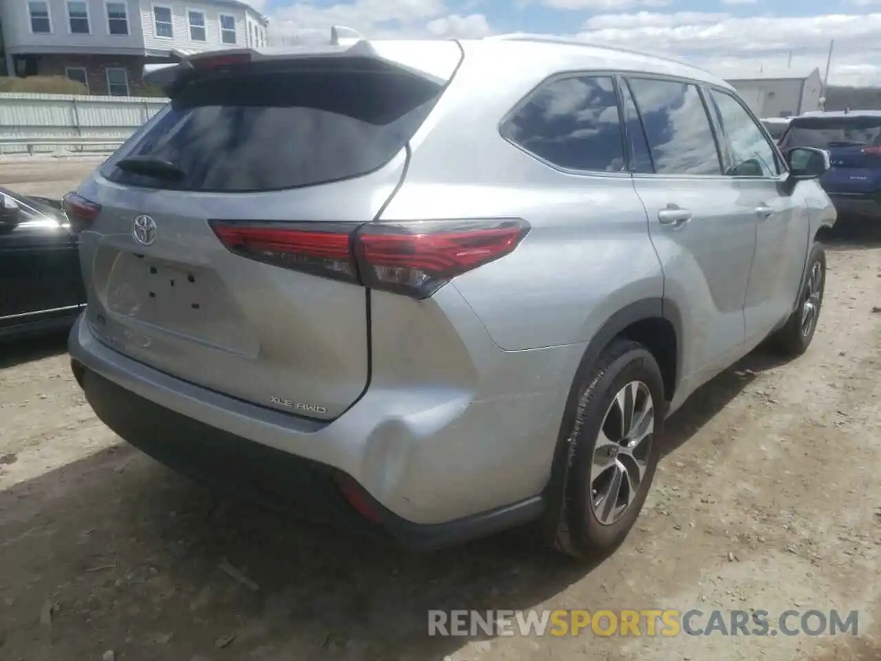 4 Photograph of a damaged car 5TDGZRBHXMS113386 TOYOTA HIGHLANDER 2021