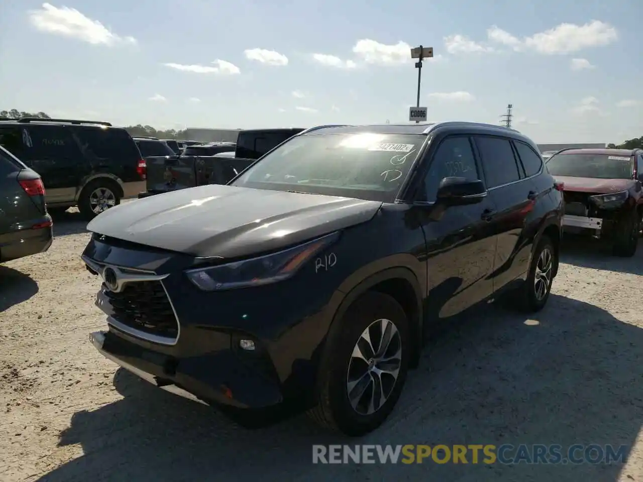 2 Photograph of a damaged car 5TDGZRBHXMS121665 TOYOTA HIGHLANDER 2021