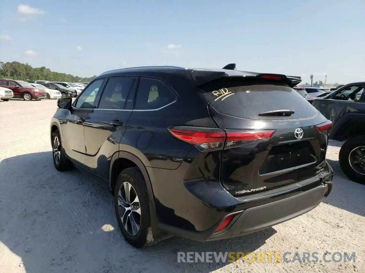 3 Photograph of a damaged car 5TDGZRBHXMS121665 TOYOTA HIGHLANDER 2021