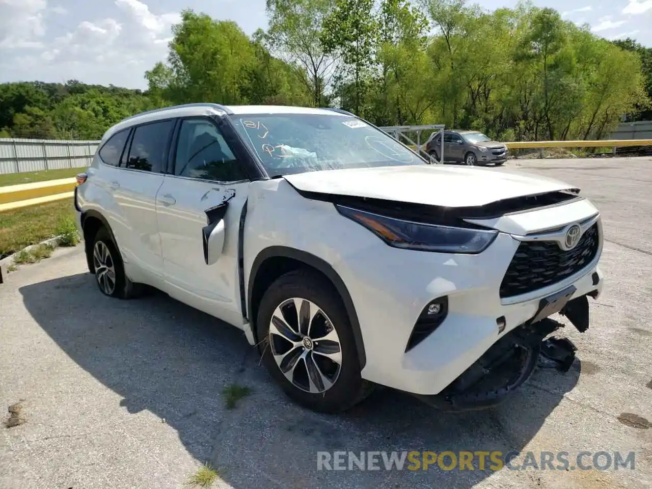 1 Photograph of a damaged car 5TDGZRBHXMS126218 TOYOTA HIGHLANDER 2021