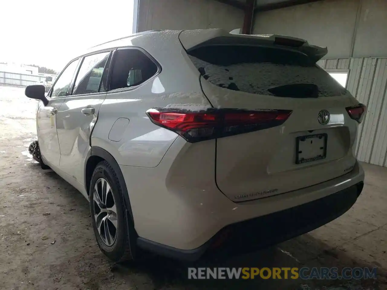 3 Photograph of a damaged car 5TDGZRBHXMS135470 TOYOTA HIGHLANDER 2021