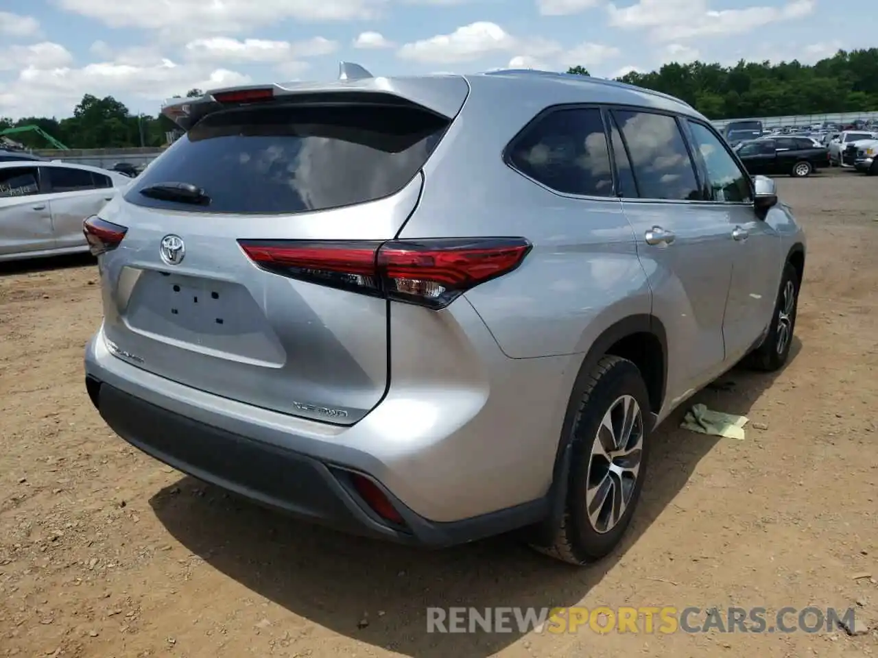 4 Photograph of a damaged car 5TDGZRBHXMS526098 TOYOTA HIGHLANDER 2021