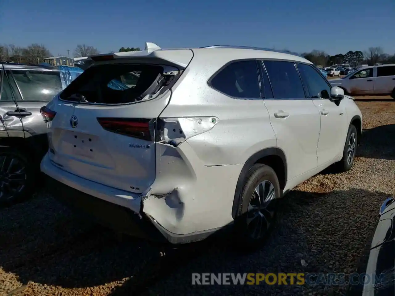 4 Photograph of a damaged car 5TDHARAH0MS504267 TOYOTA HIGHLANDER 2021