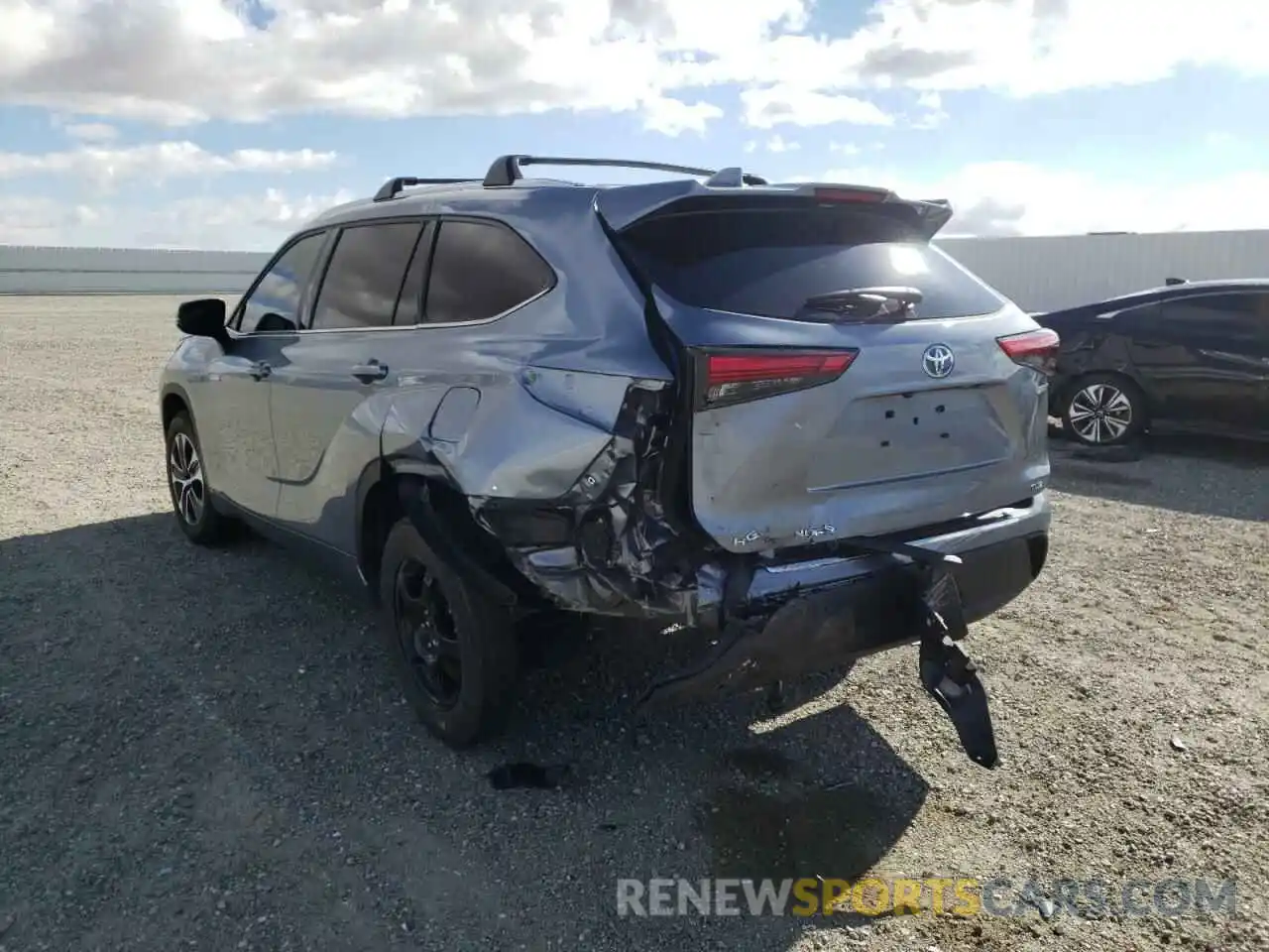 3 Photograph of a damaged car 5TDHARAH5MS004671 TOYOTA HIGHLANDER 2021