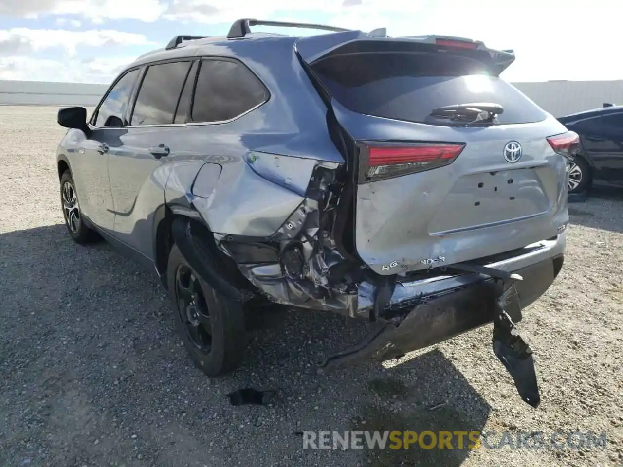 9 Photograph of a damaged car 5TDHARAH5MS004671 TOYOTA HIGHLANDER 2021