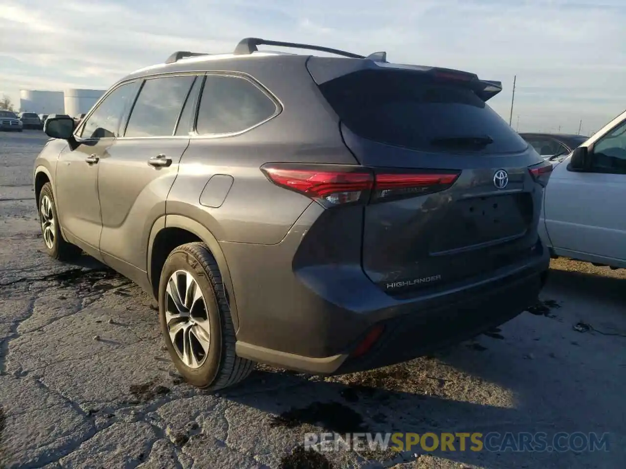 3 Photograph of a damaged car 5TDHARAHXMS504261 TOYOTA HIGHLANDER 2021