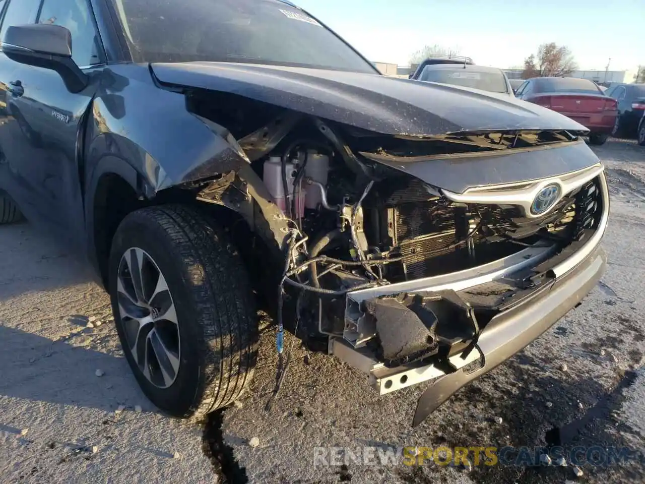 9 Photograph of a damaged car 5TDHARAHXMS504261 TOYOTA HIGHLANDER 2021