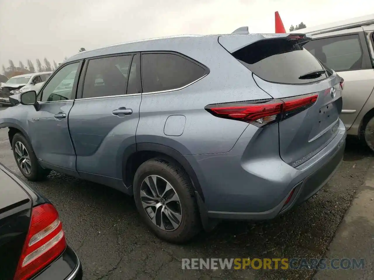 3 Photograph of a damaged car 5TDHBRCH0MS054050 TOYOTA HIGHLANDER 2021