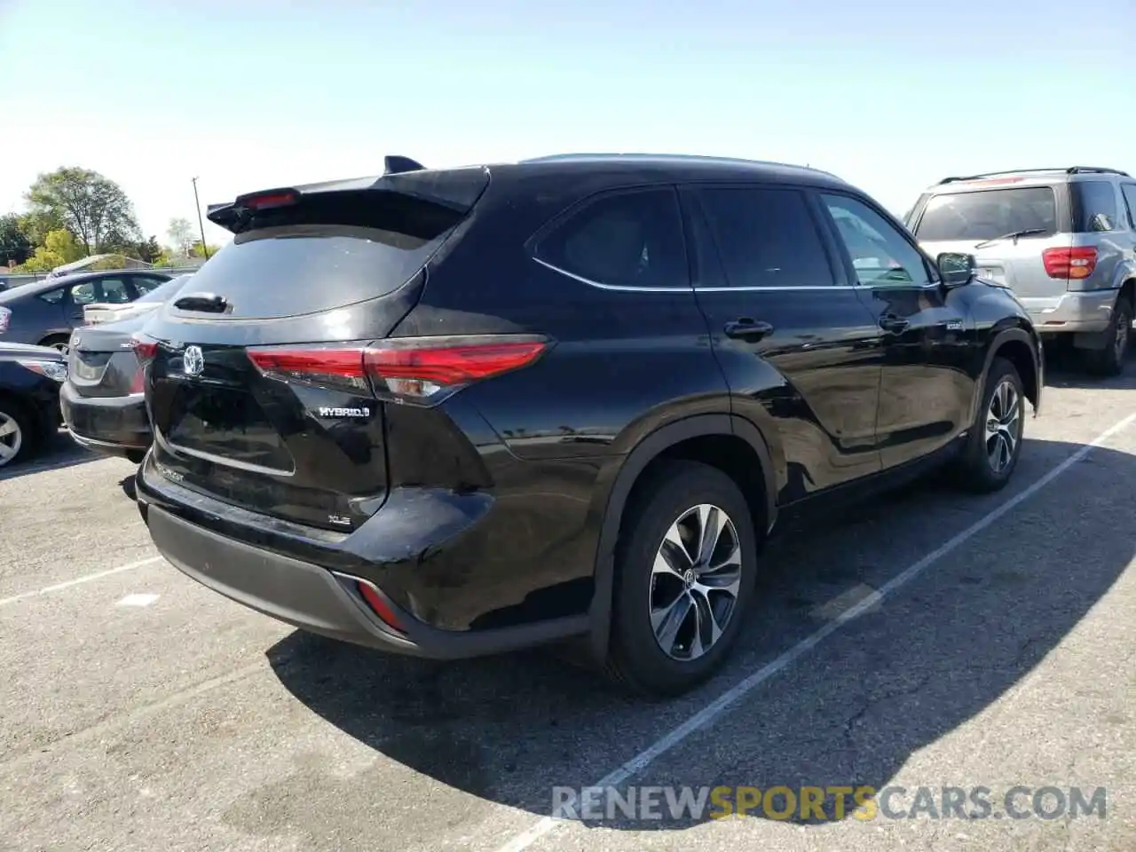 4 Photograph of a damaged car 5TDHBRCH0MS517272 TOYOTA HIGHLANDER 2021