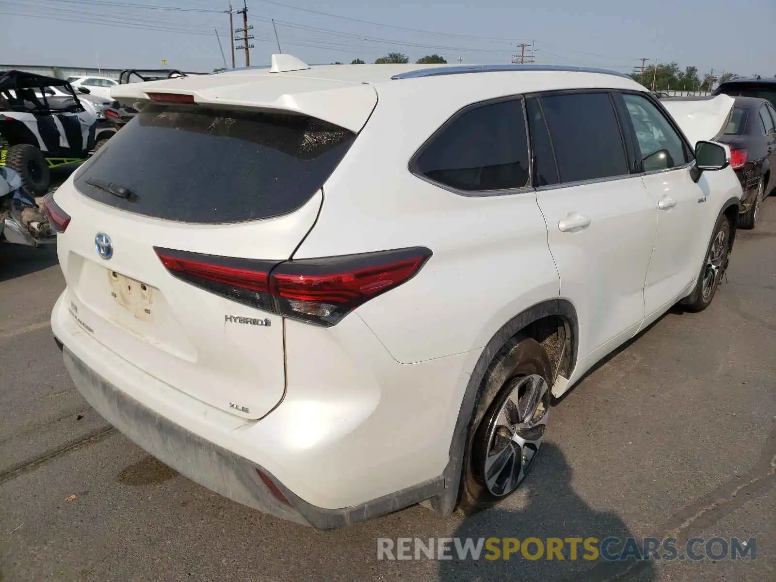 4 Photograph of a damaged car 5TDHBRCH0MS527316 TOYOTA HIGHLANDER 2021