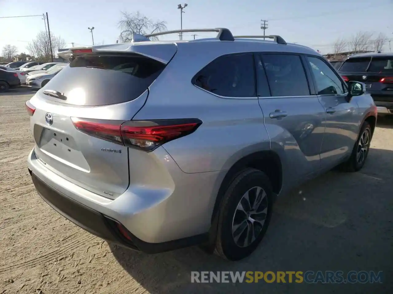 4 Photograph of a damaged car 5TDHBRCH0MS530667 TOYOTA HIGHLANDER 2021