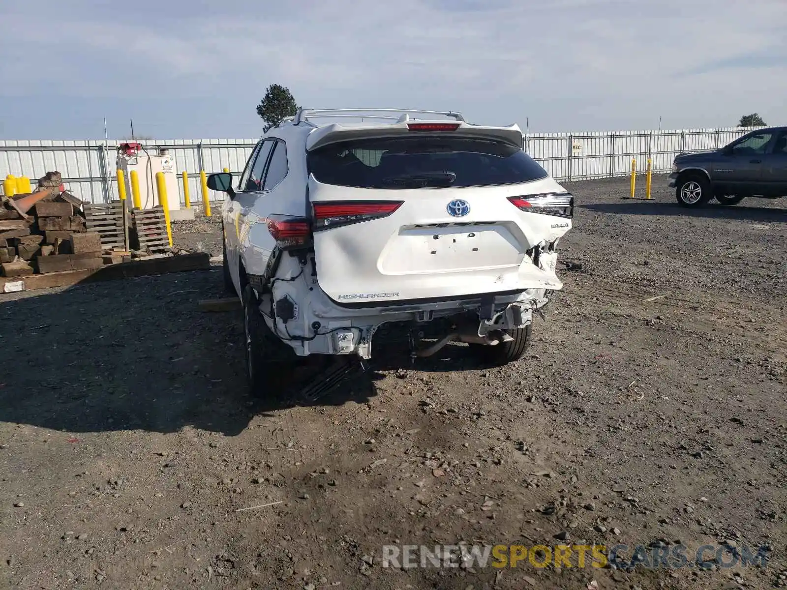 9 Photograph of a damaged car 5TDHBRCH1MS523176 TOYOTA HIGHLANDER 2021