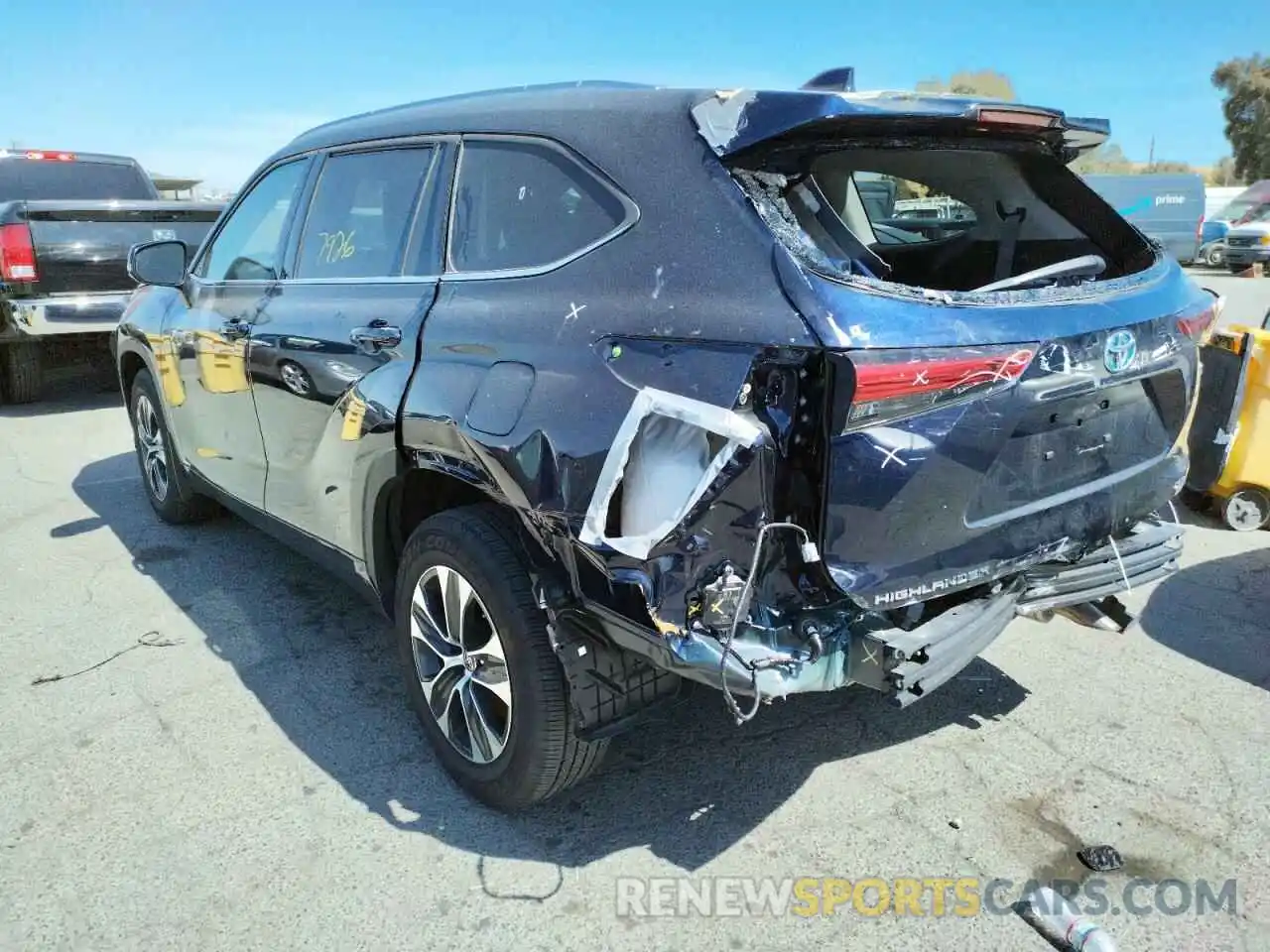 3 Photograph of a damaged car 5TDHBRCH2MS036536 TOYOTA HIGHLANDER 2021