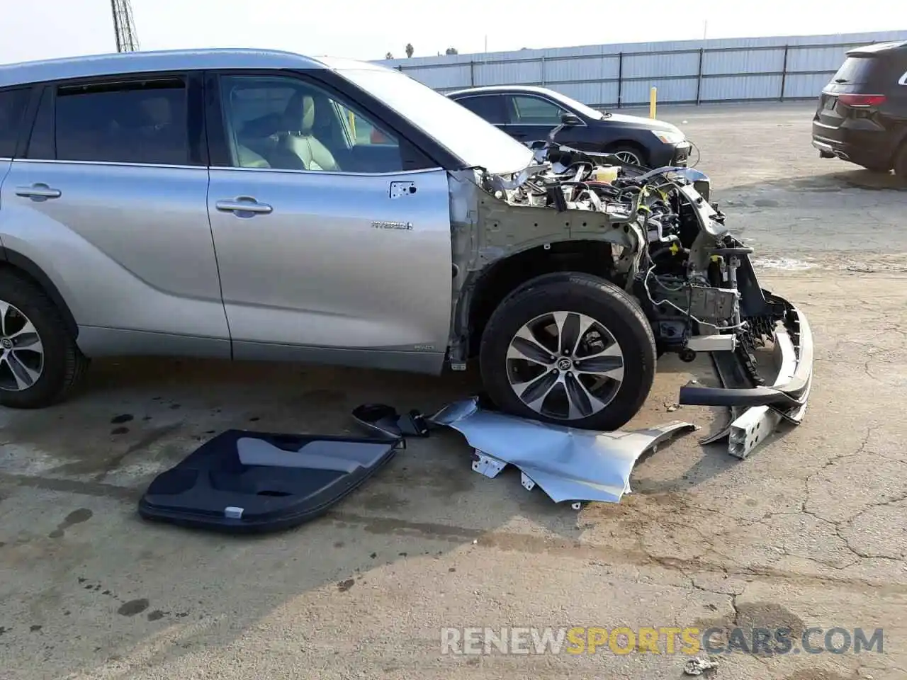 9 Photograph of a damaged car 5TDHBRCH2MS060299 TOYOTA HIGHLANDER 2021